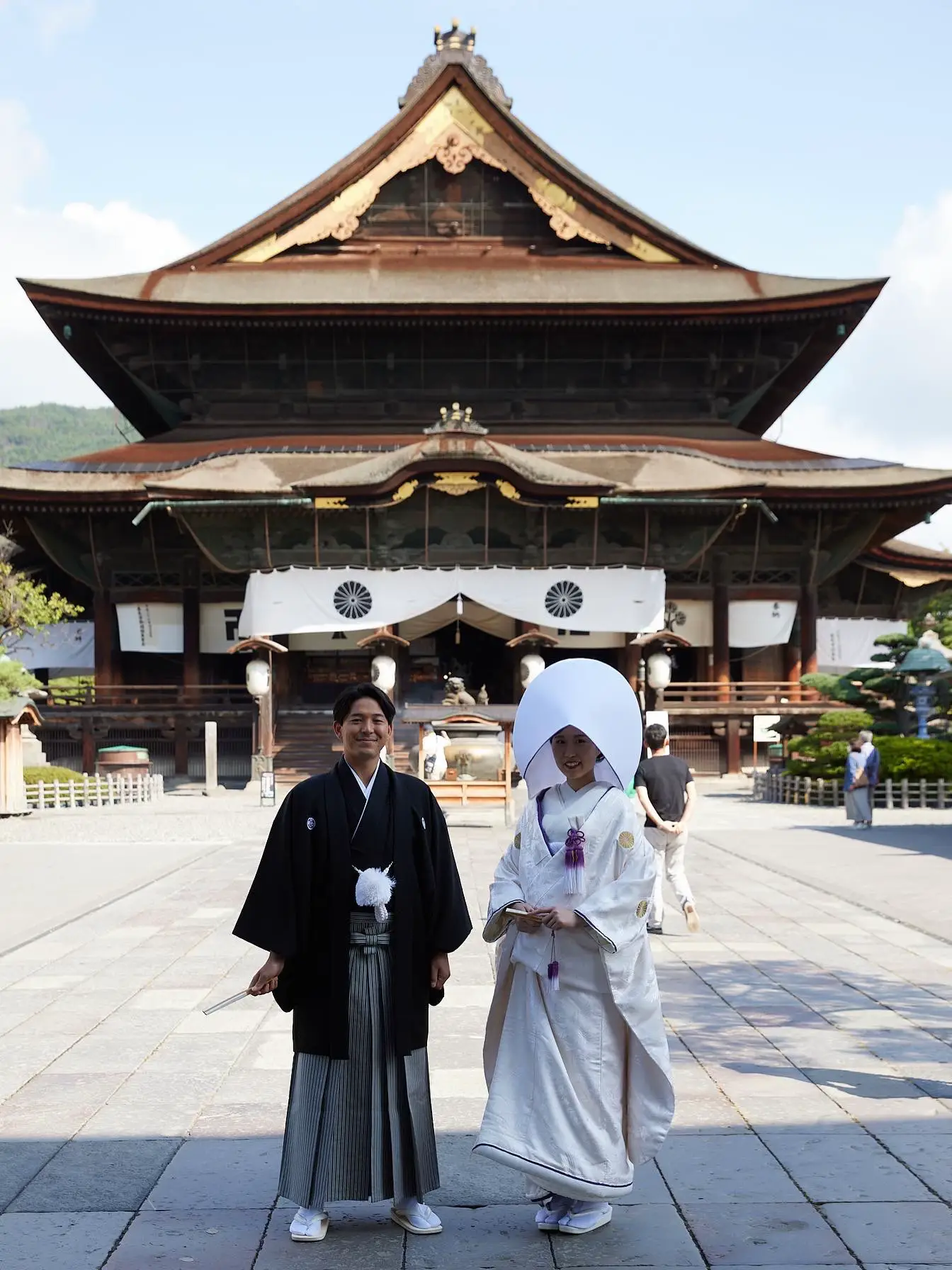 日本最古の御仏を祀る善光寺で仏前式&前撮り | マリーブルーローズが投稿したフォトブック | Lemon8