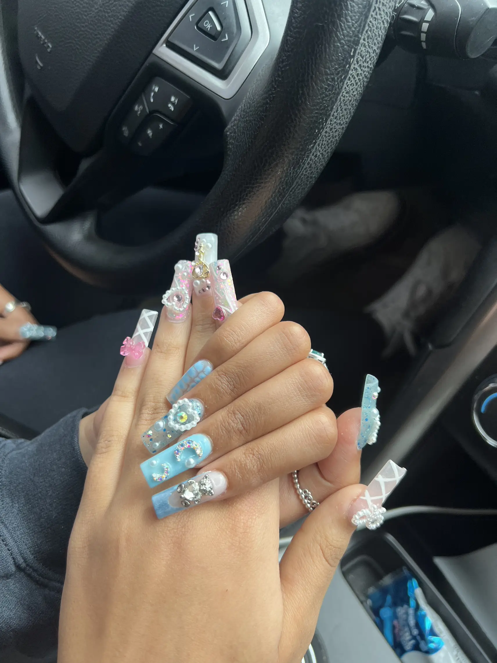 luminary w/ chrome and rhinestones. my nail girl slays and she's only been  doing nails for like 6ish months?! : r/Nails