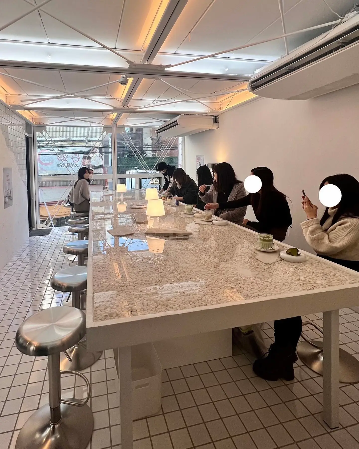 おしゃれすぎ水のテーブルNEW OPENカフェ | DAiKi｜カフェに沼った人が 
