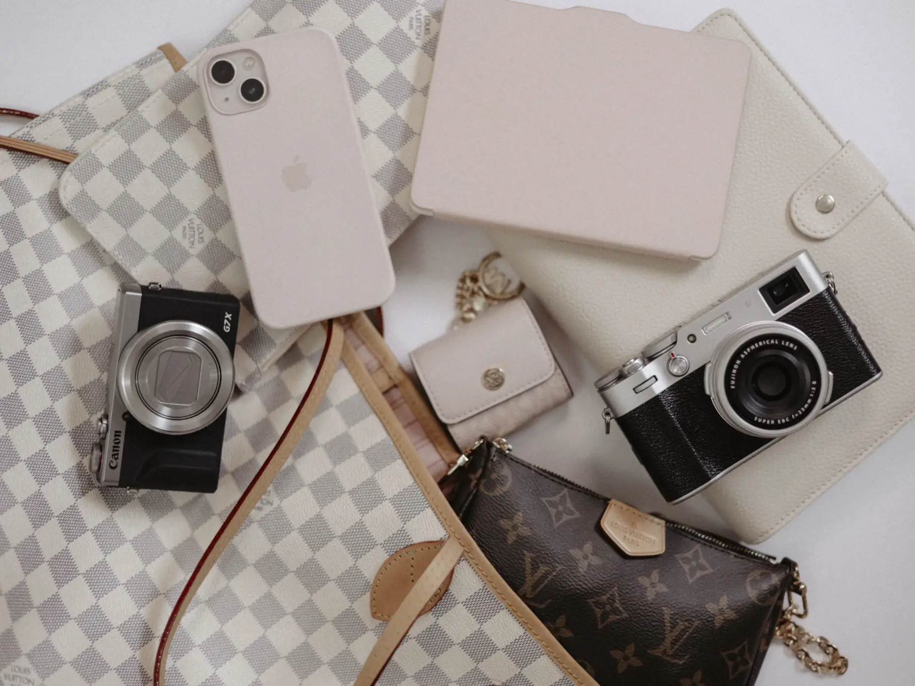 LOUIS VUITTON ONTHEGO MM, WHAT'S IN MY BAG, FIRST IMPRESSION