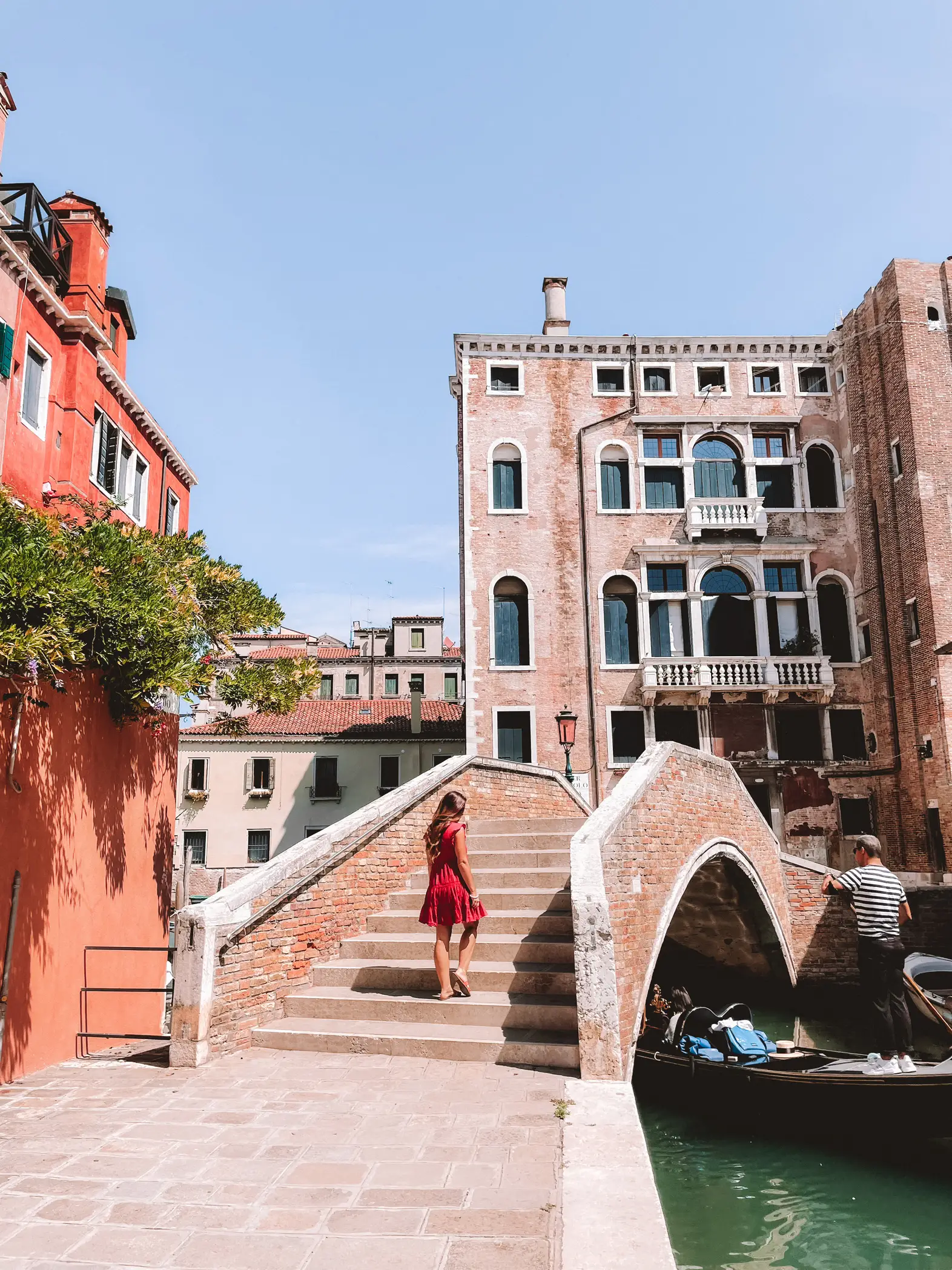 Stroll Through Charming Narrow Streets in Venice Italy - Lemon8 Search