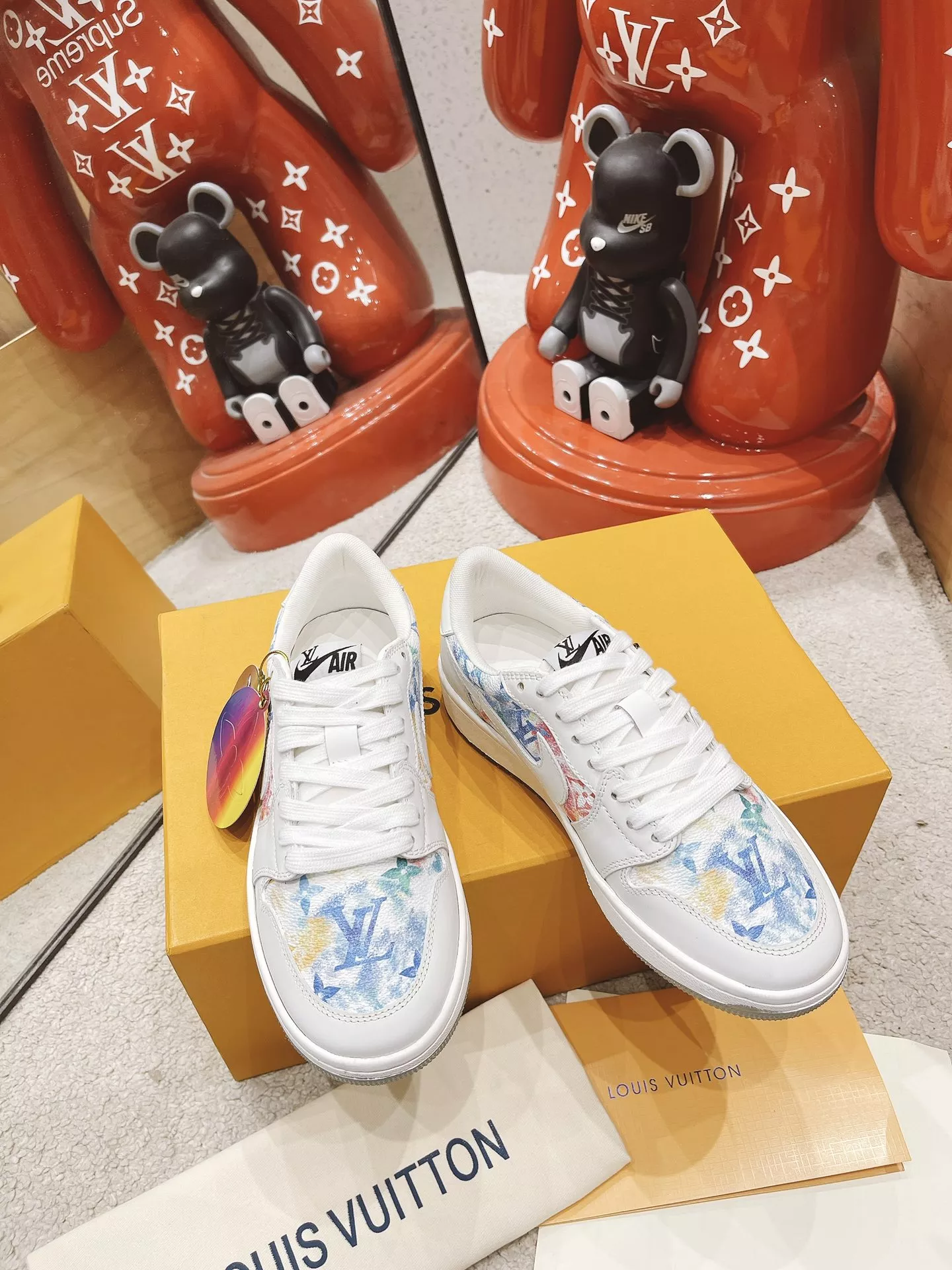 超可愛いLouis Vuitton×NIKE コラボレディーススニーカー | Alisingが