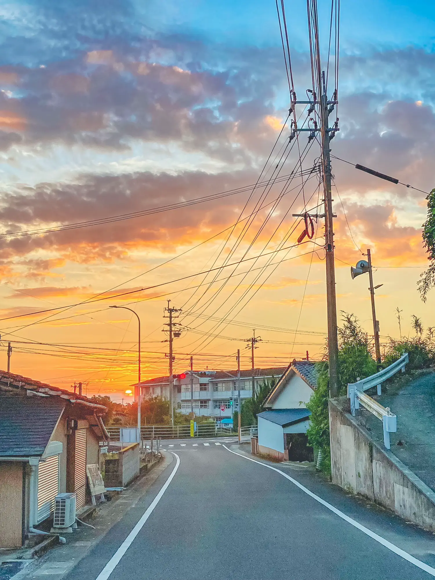 夕焼けのような朝焼け | kz_yrが投稿したフォトブック | Lemon8