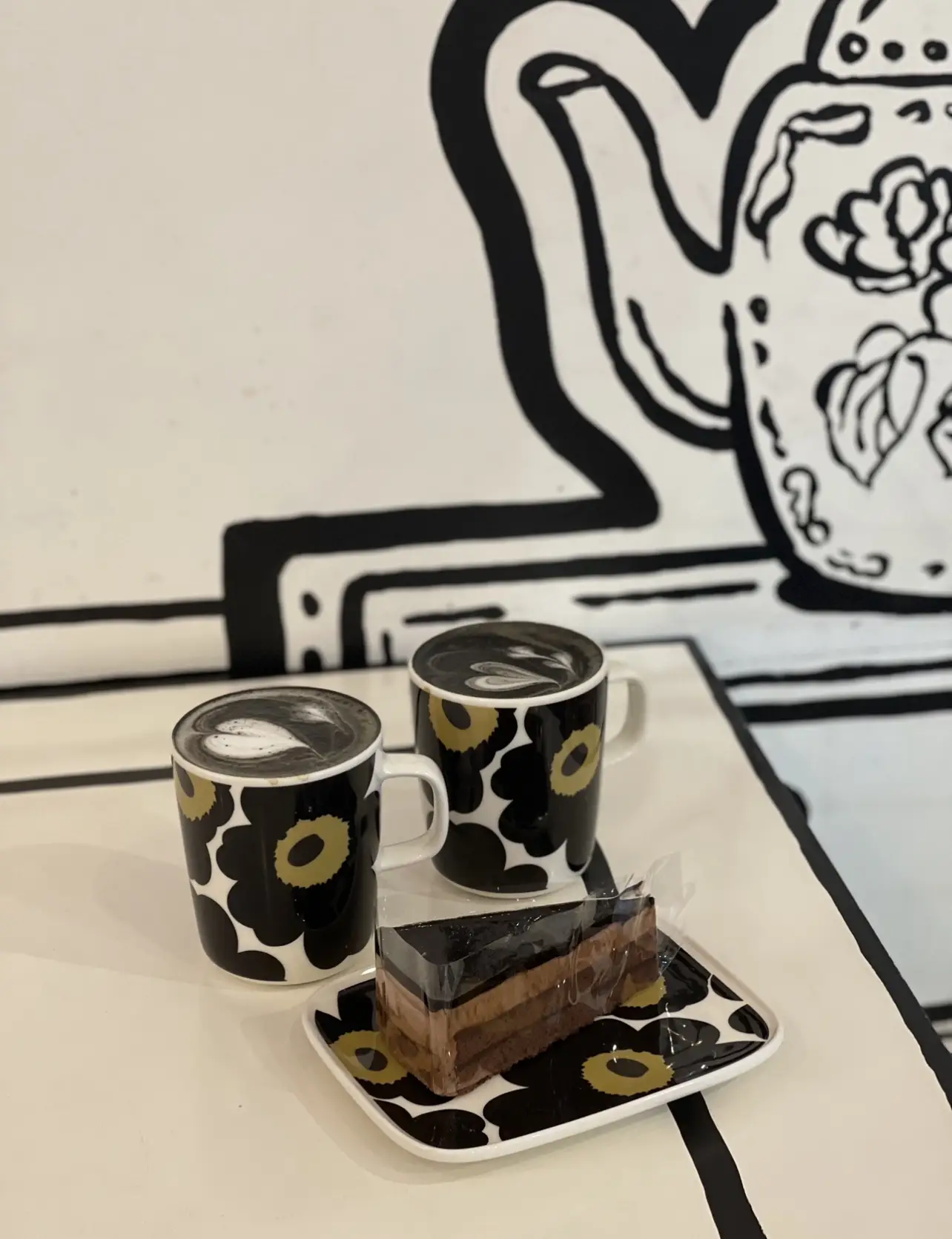 marimekko□新品MUSTA TAMMA ひかり BLANKET