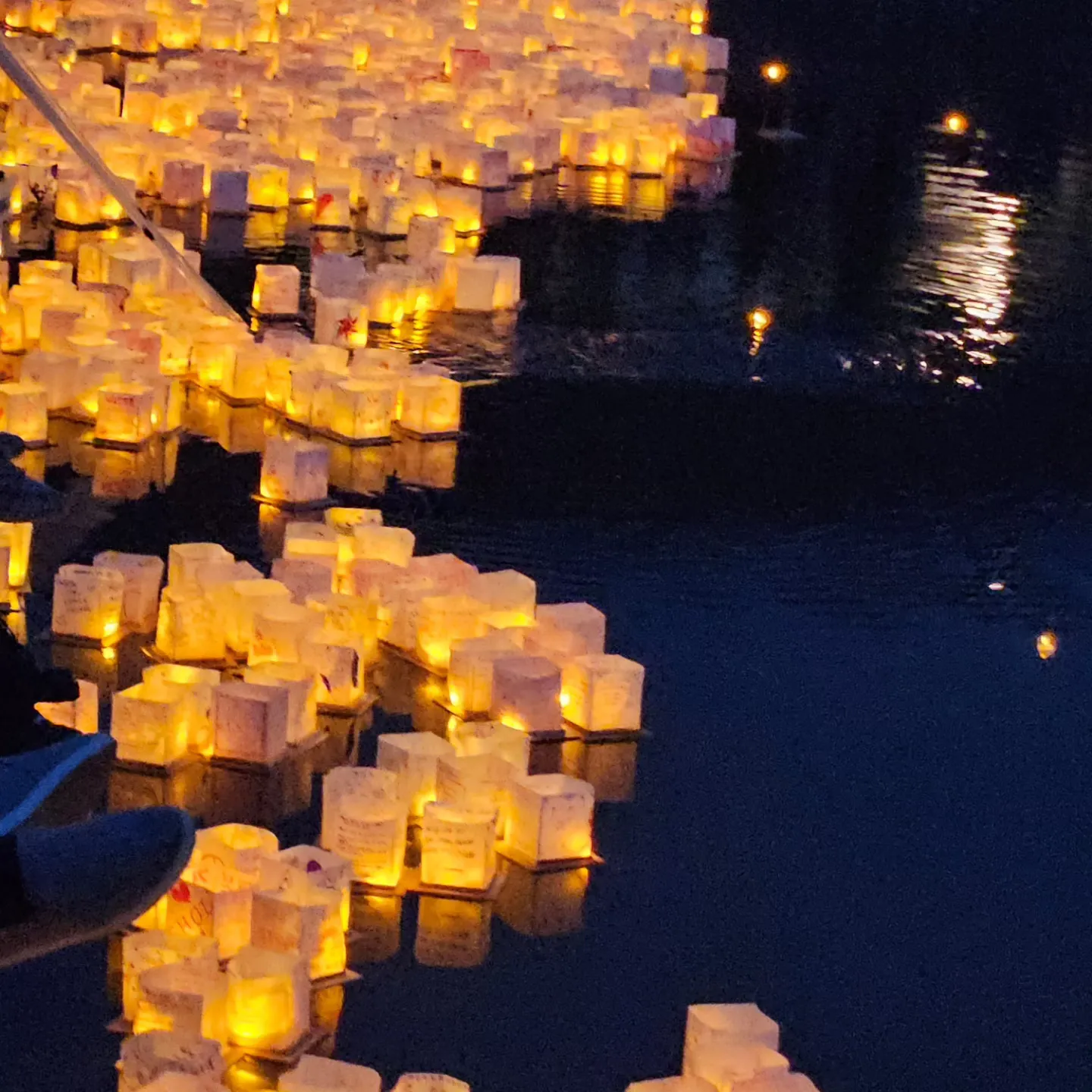 Magical Water Lantern Festival Will Light Up the Lake in CNY