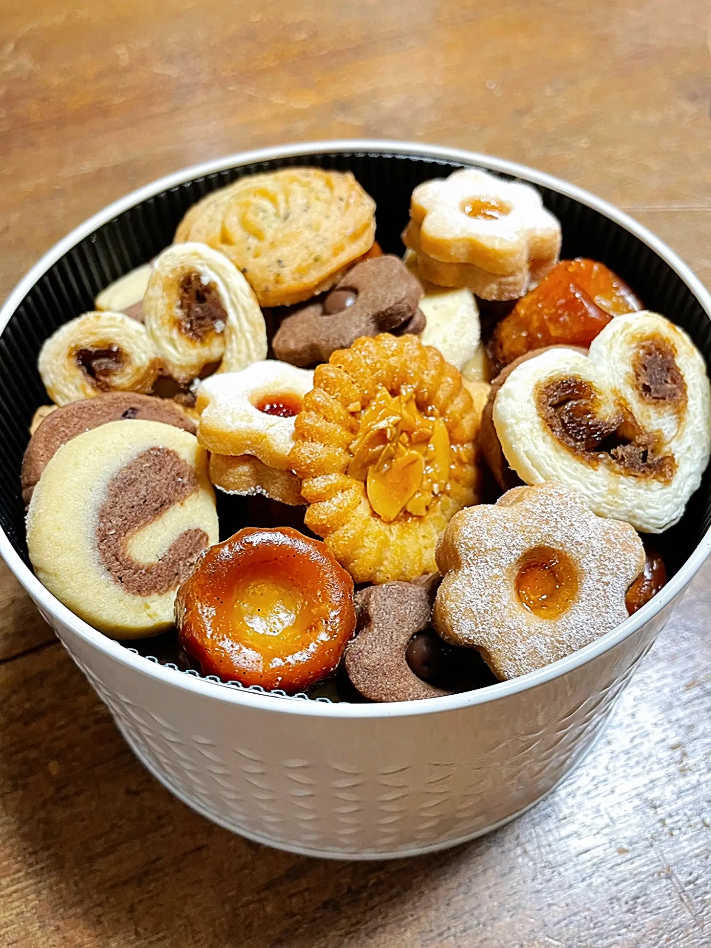 14種のクッキー缶 | やばんちゃんが投稿したフォトブック | Lemon8