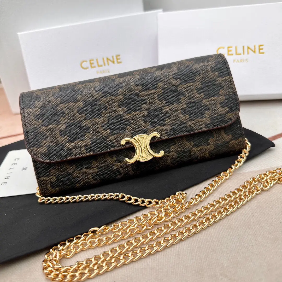 長財布 ショルダー付き セリーヌ CELINE | 高田 百合が投稿したフォト