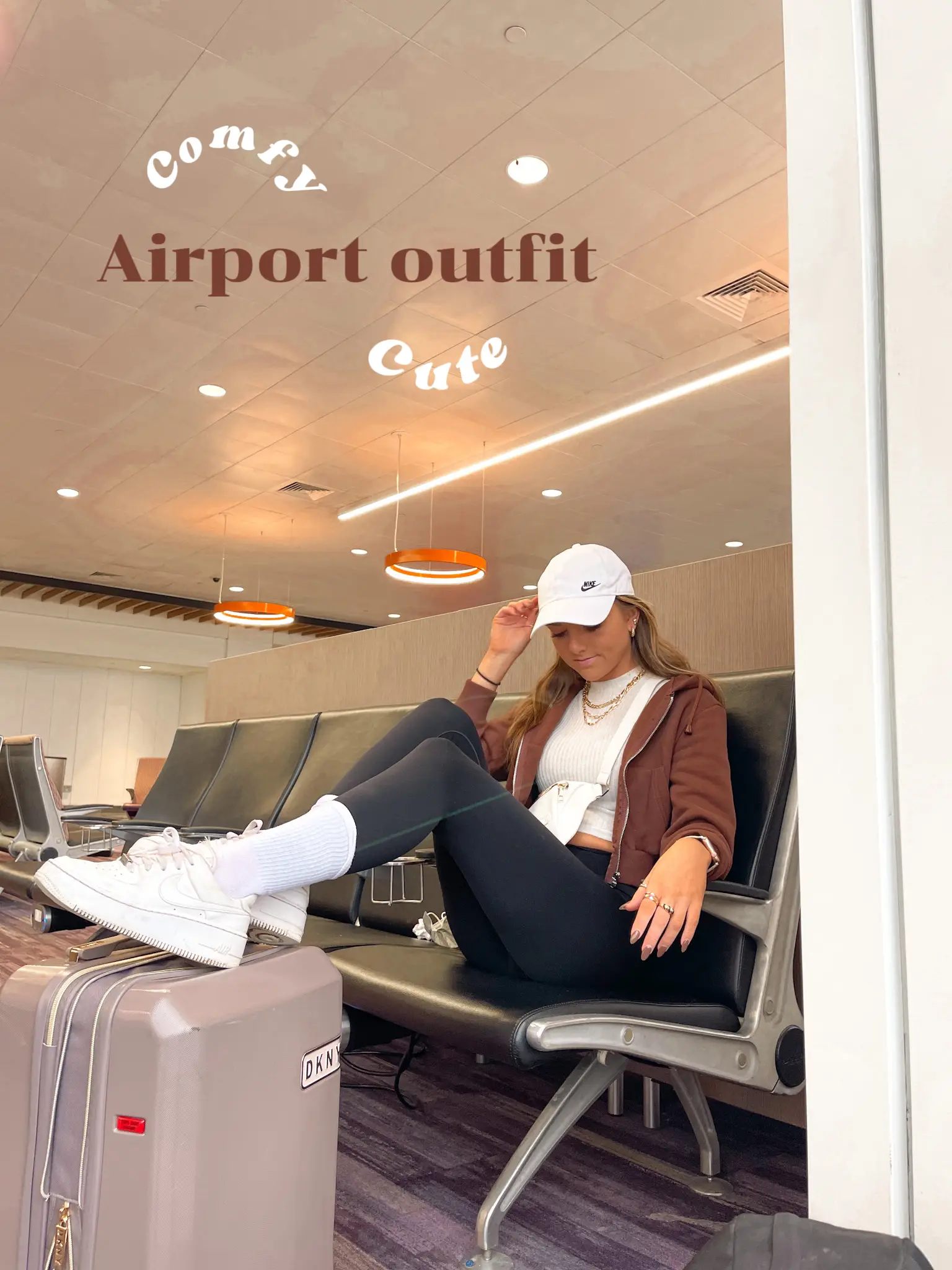 🔗 in B0. Airport travel outfit idea that is comfortable and