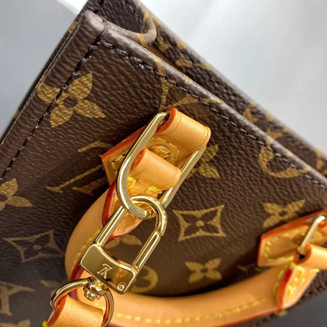 Louis Vuitton 2021-2022 Pre-owned Monogram Giant Reverse Onthego mm Handbag - Brown