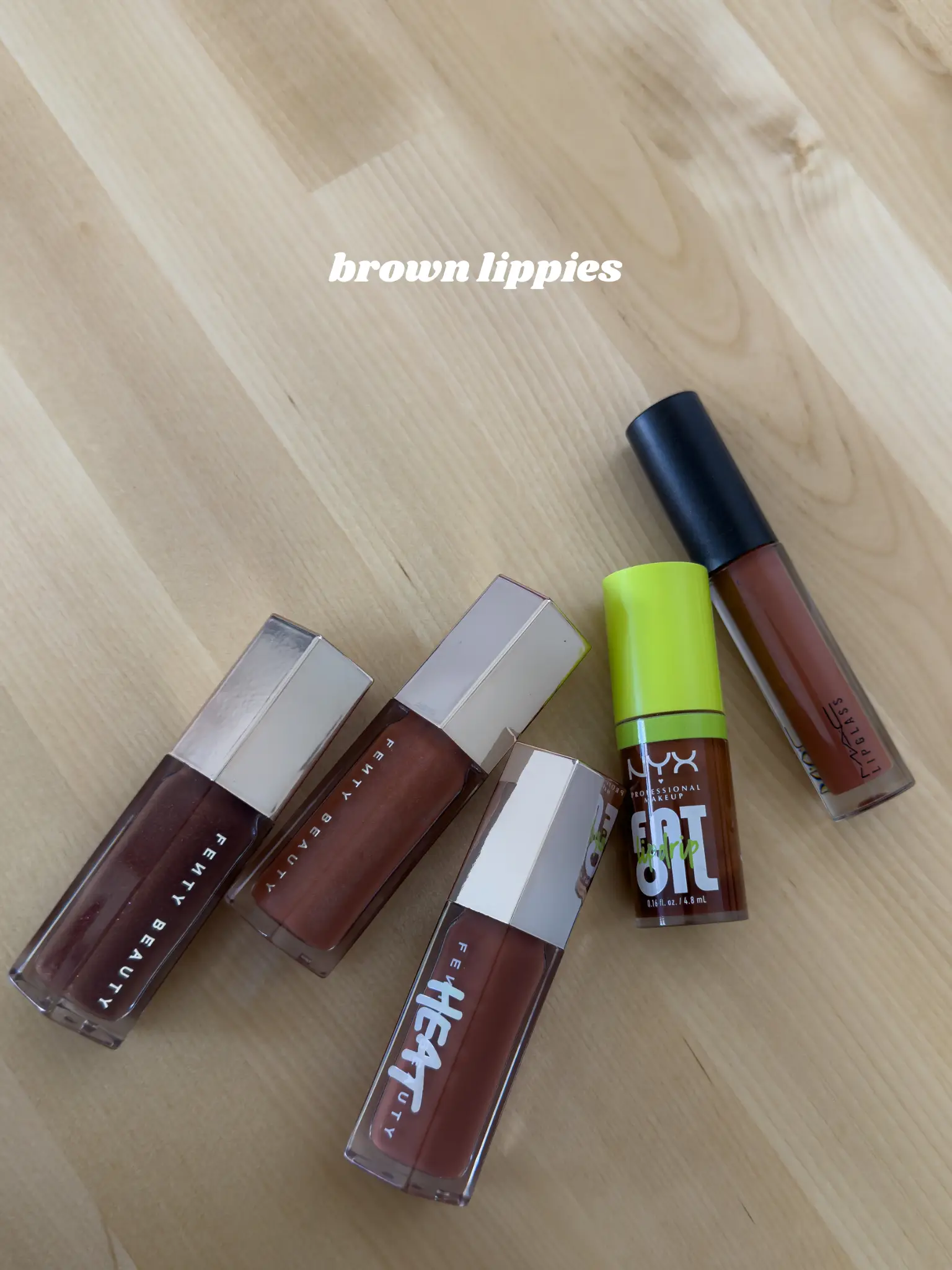 Brown lippies 💄's images