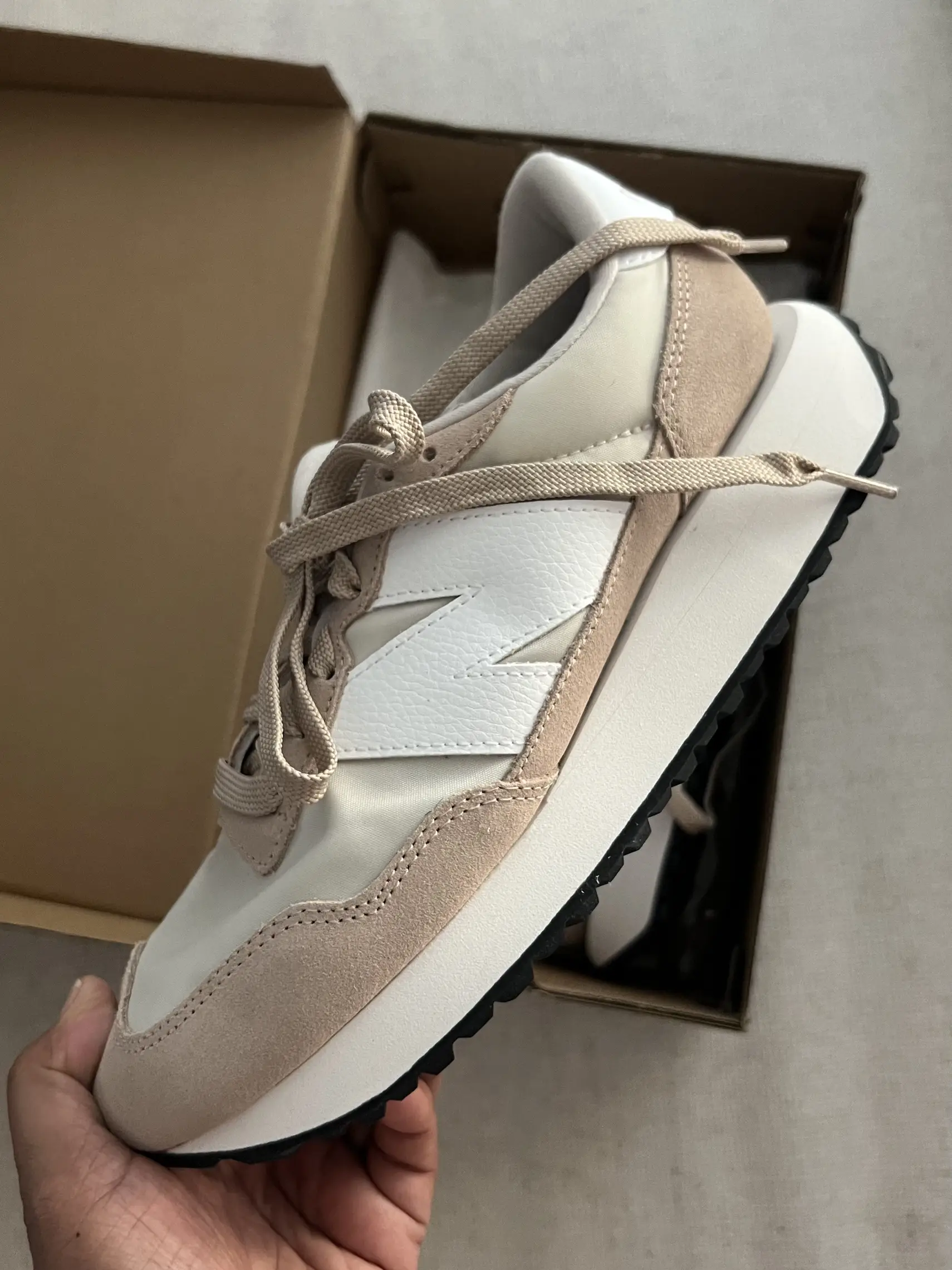 New balance beige clearance argent