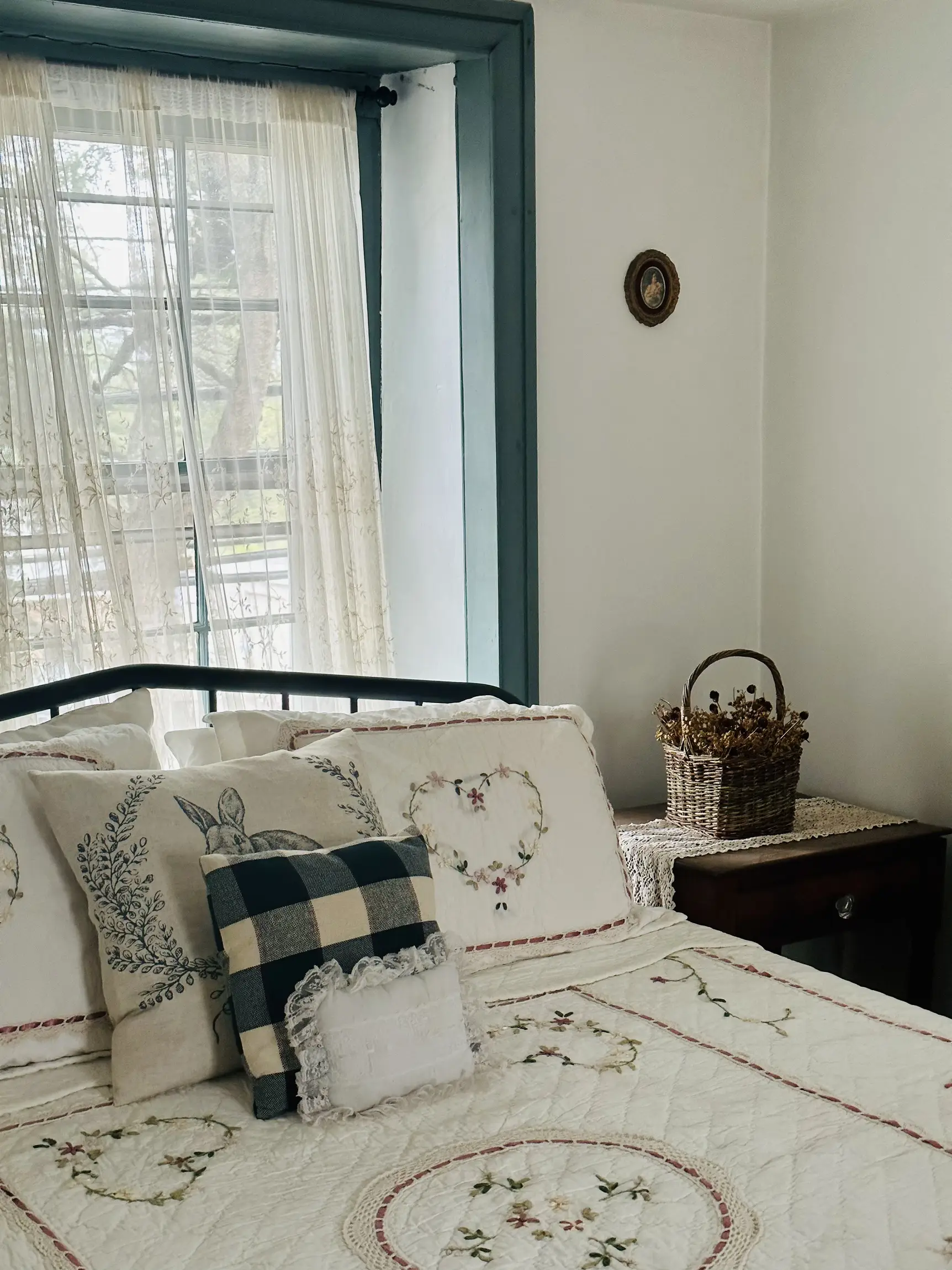 Cozy rooms at our 1700s cottage🏠 | Gallery posted by TheCottageMouse ...