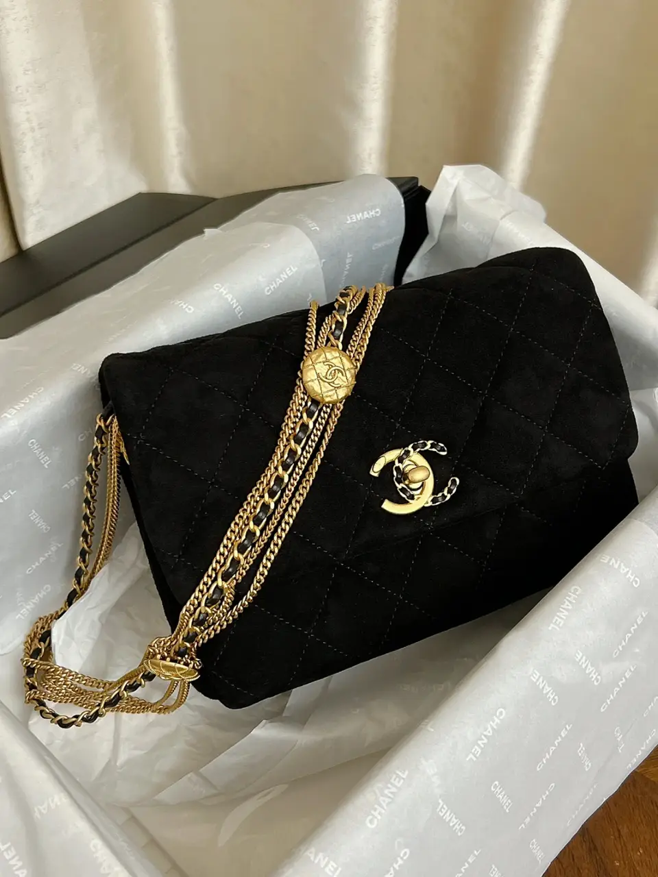 chanel bag black gold