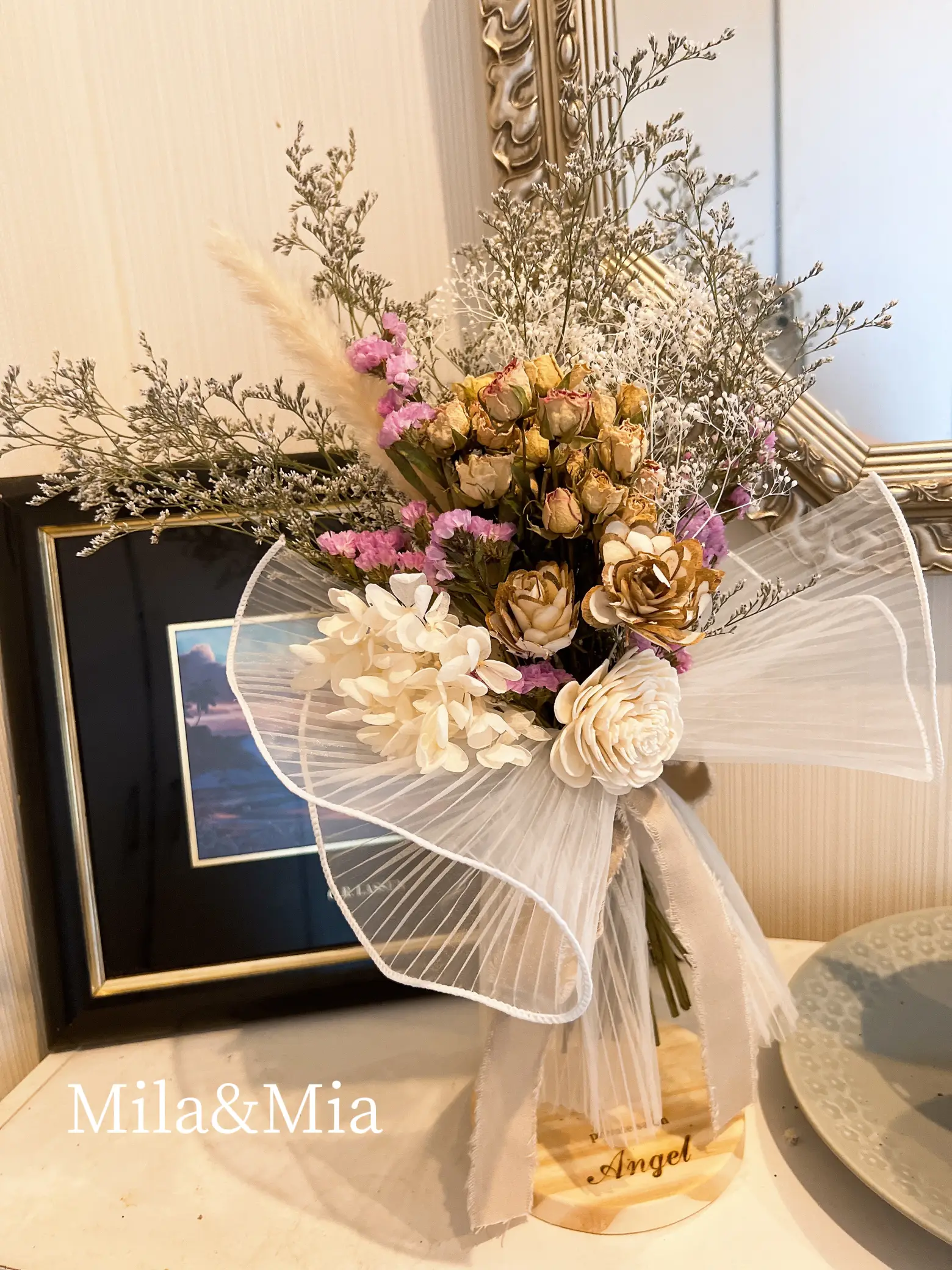 瀬戸内ミモザと数種類のユーカリをシンプルに束ねた 手の平スワッグ