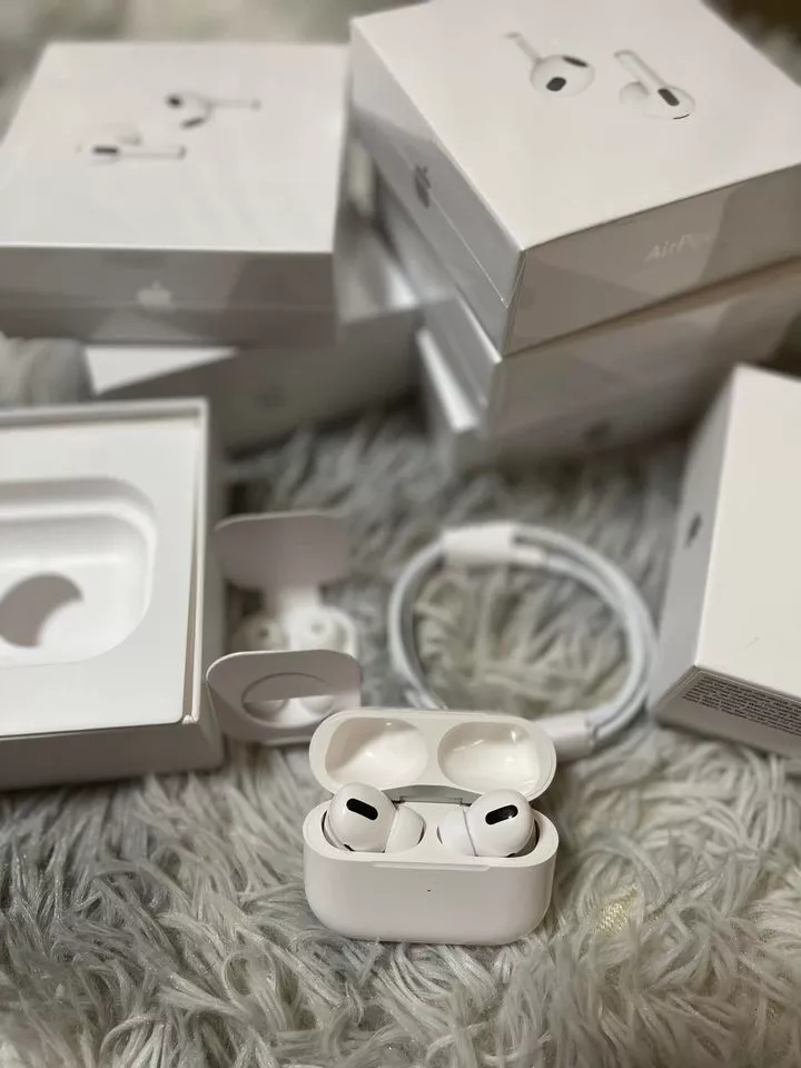 Airpods Pro 第2世代 | 高級卸売が投稿したフォトブック | Lemon8