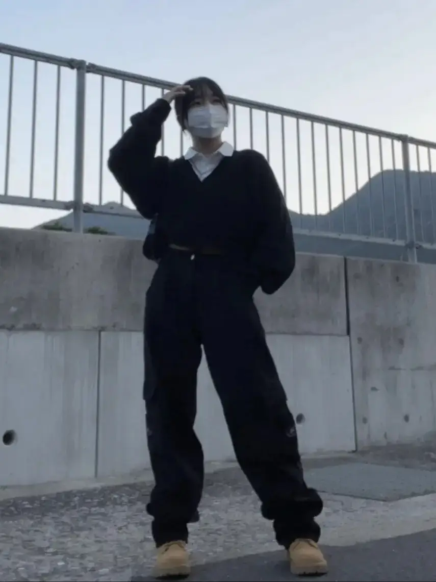 韓国っぽ全身黒コーデ y2k | airu 아이루?⋆͛が投稿したフォトブック 