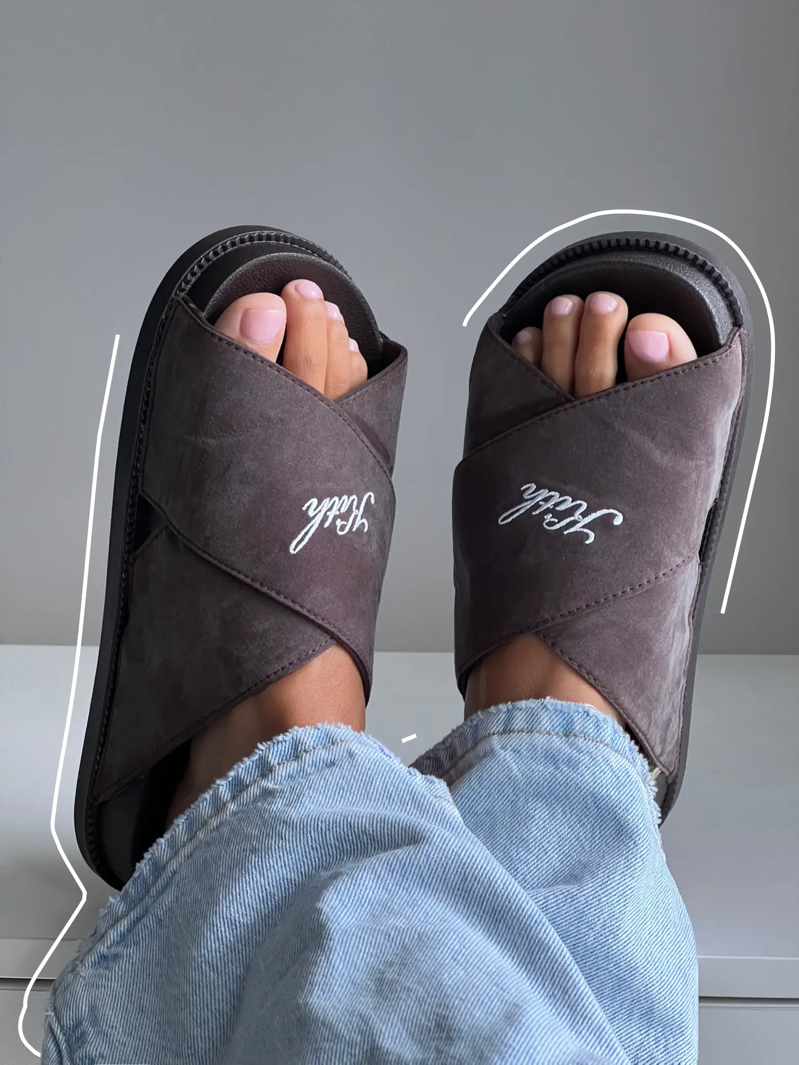 Kith slippers best sale