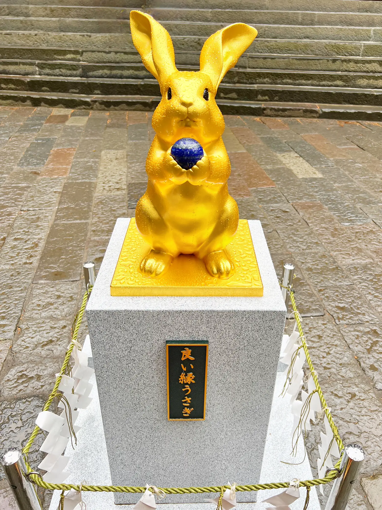 日光】黄金のうさぎが出迎えてくれる強力パワースポット⛩日光二荒山神社✨ | Rin平日旅✈️おでかけ記録が投稿したフォトブック | Lemon8