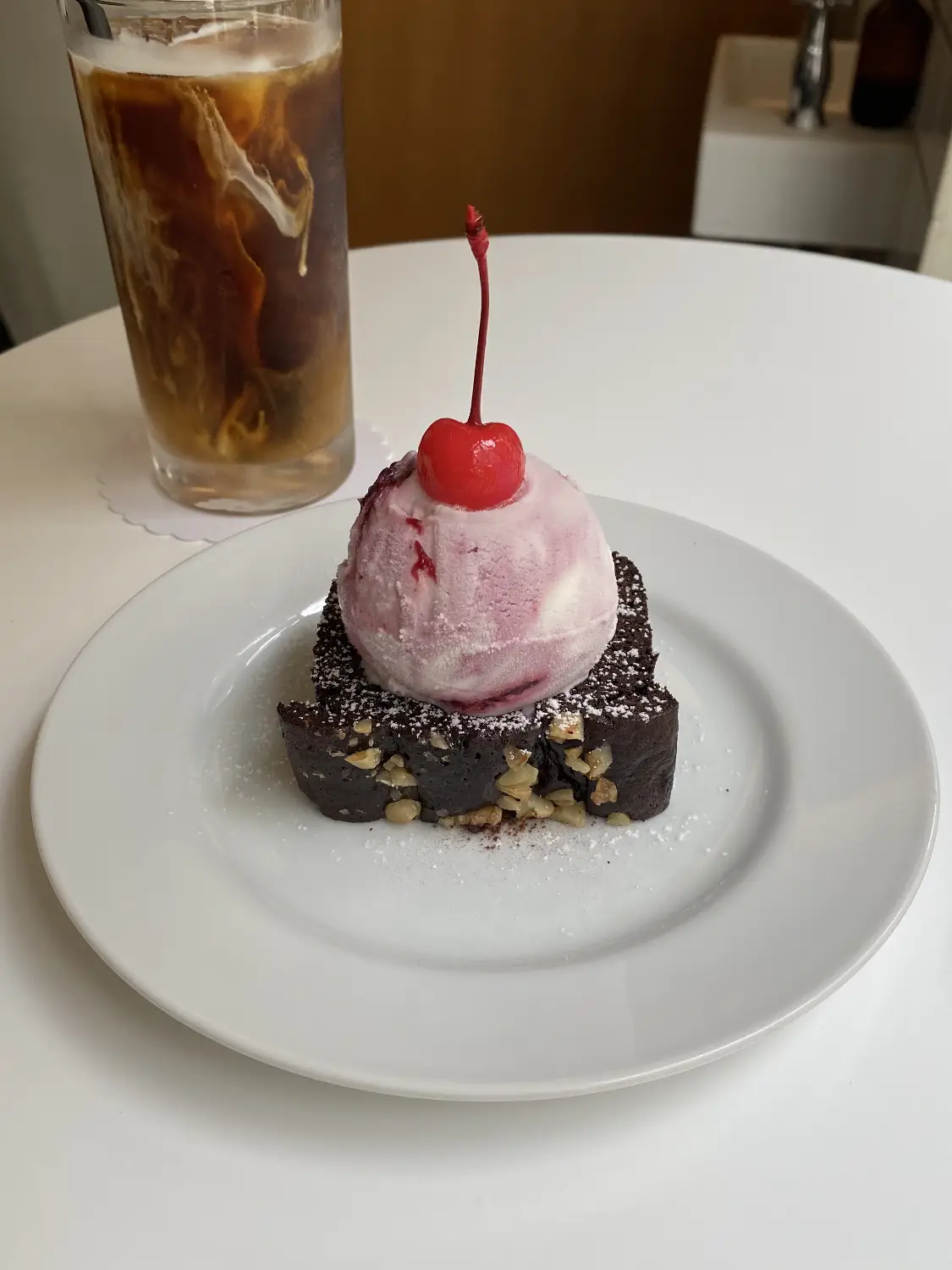 コスパ良すぎ‼︎可愛いすぎるアイスクリームパーラー🍨🍒 | とぅカフェ