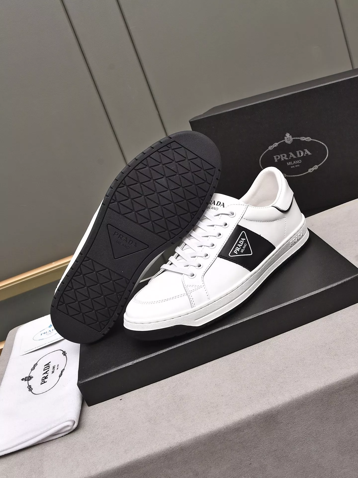 Prada shoes Wholesale and retail Gallery posted by Fashion item