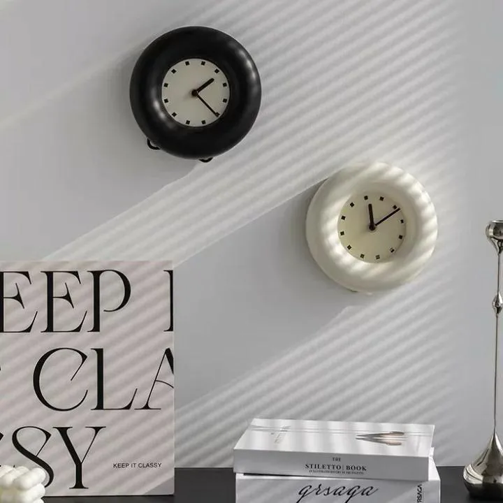 インテリア 雑貨 時計 チャビー ラウンド クロック 全2色 置き時計 壁掛け 韓国🧡🧡🧡 | 時の旅人が投稿したフォトブック | Lemon8
