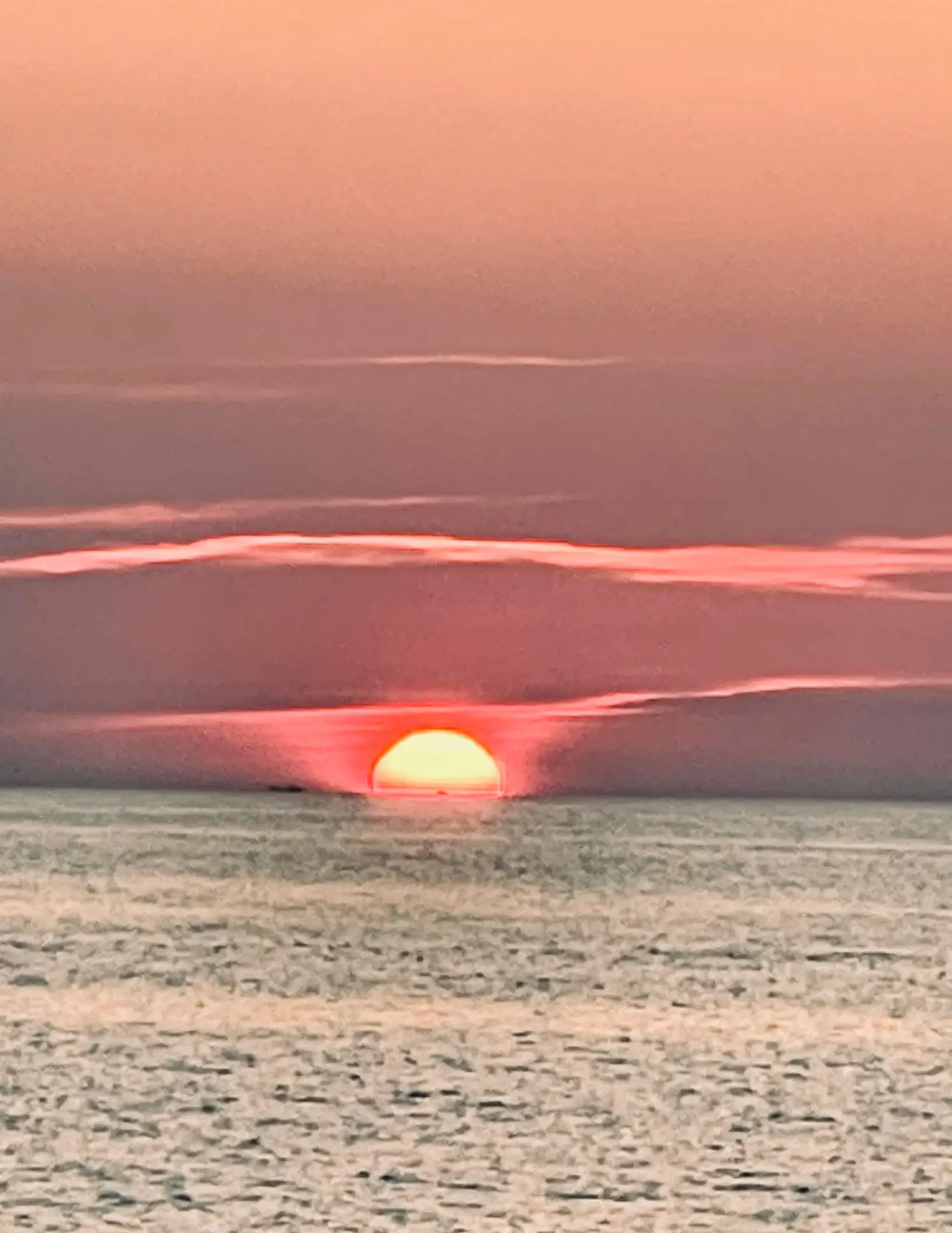 茜色の感謝、夕陽に包まれて （朝焼け/夕焼け「茜色の田園」壁紙 