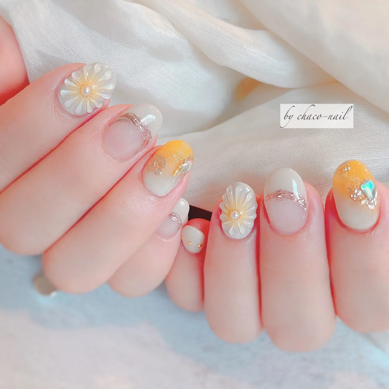 ぷっくりお花ネイル🌼 | michiko_avenueが投稿したフォトブック | Lemon8