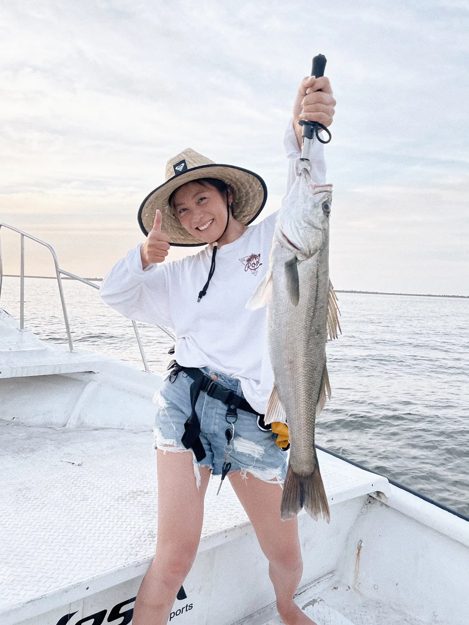 I actually love fishing.🎣🌊💙, Gallery posted by KANAN