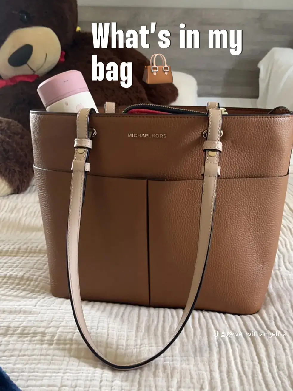 What’s in my bag Gallery posted by Angelica ☕️ Lemon8