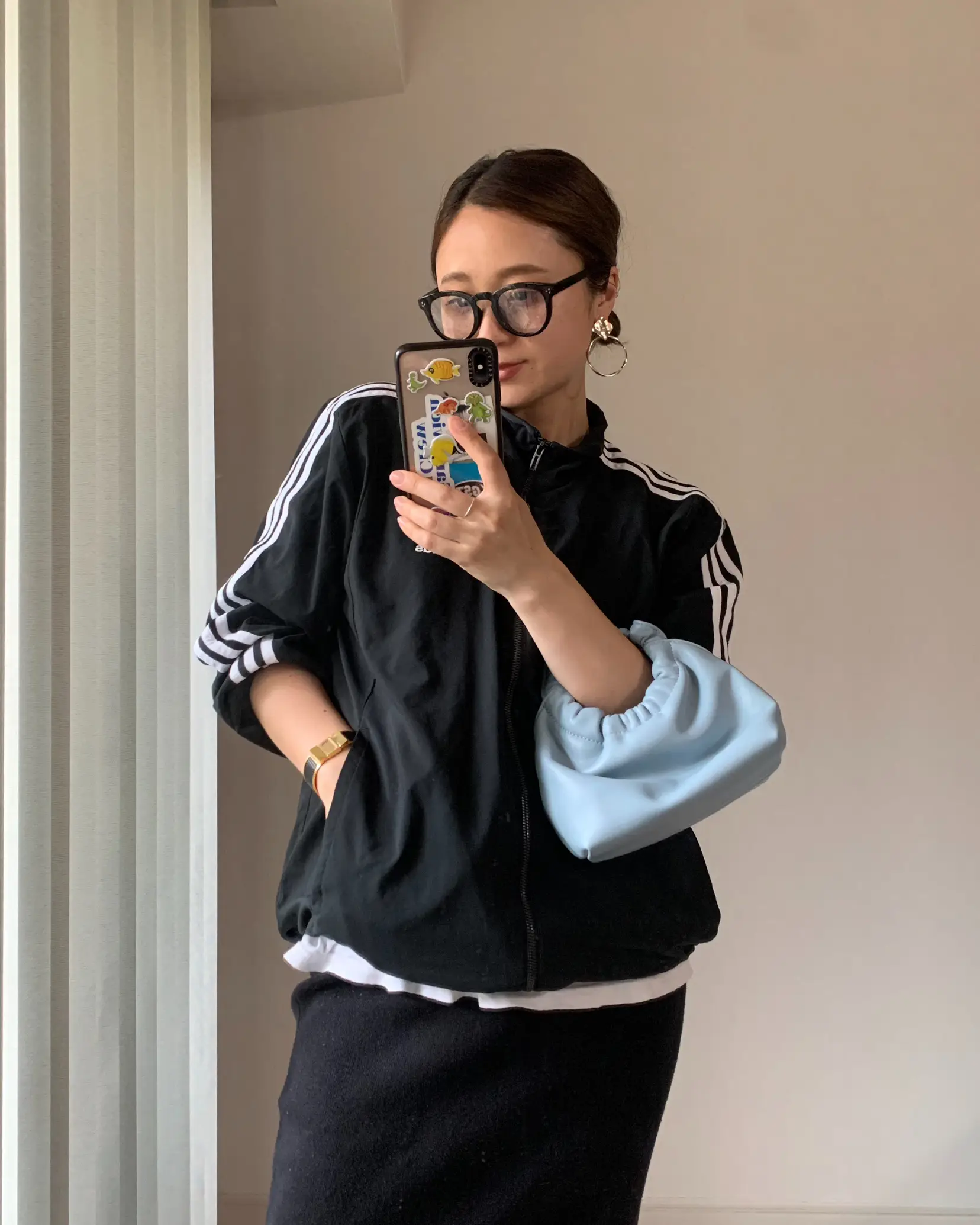 Adidas superstar hotsell track jacket outfit