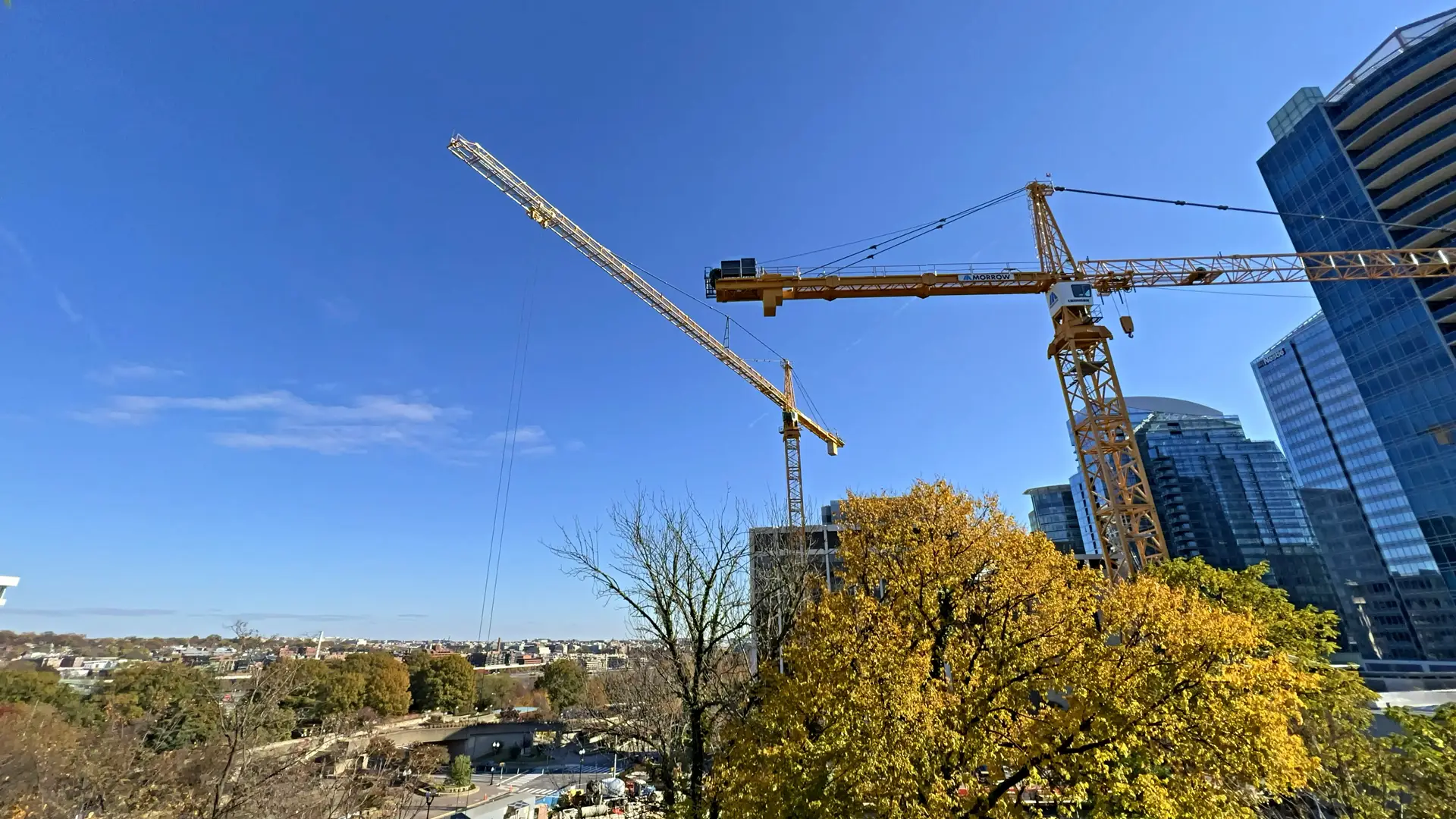 construction crane x 2 🧱's images