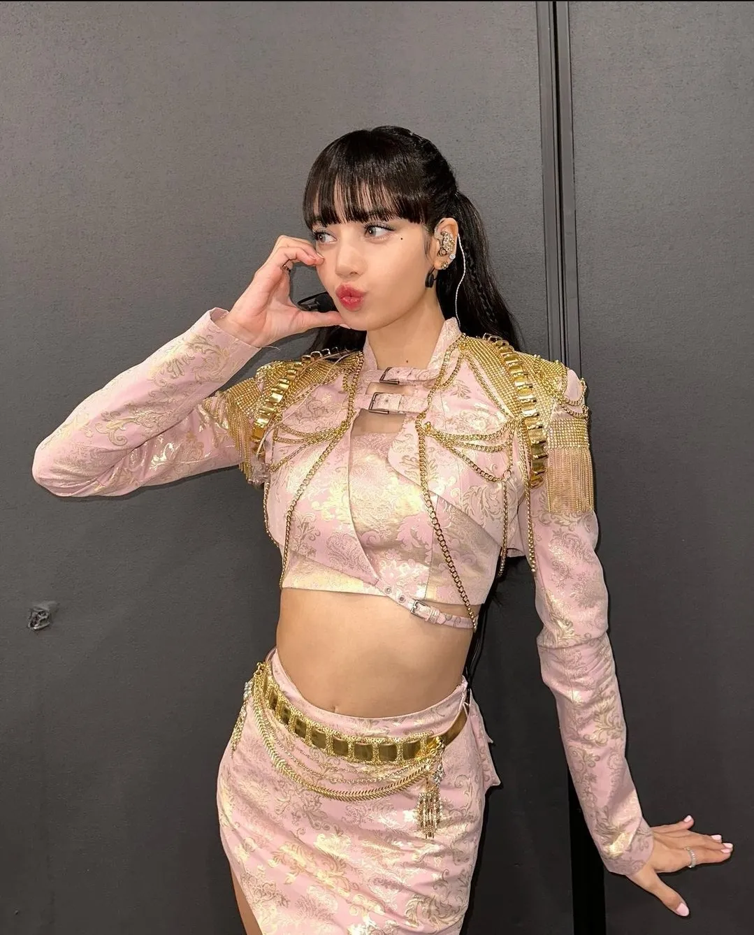 LISA様? | I_LOVE_KPOPが投稿したフォトブック | Lemon8