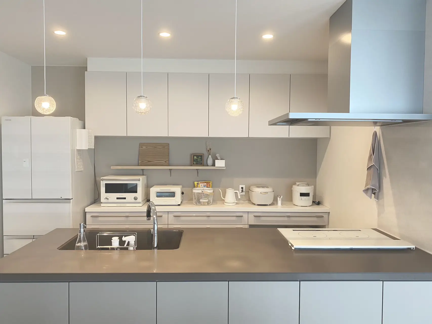 マットホワイトで統一したキッチン収納🥛 | HARUTAS |キッチン