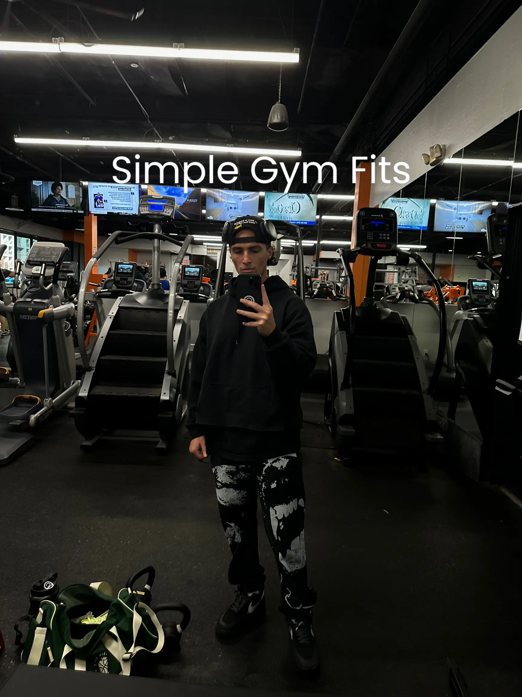 SIMPLE OUTFITS TO WEAR TO THE GYM, Gallery posted by Max Rosen