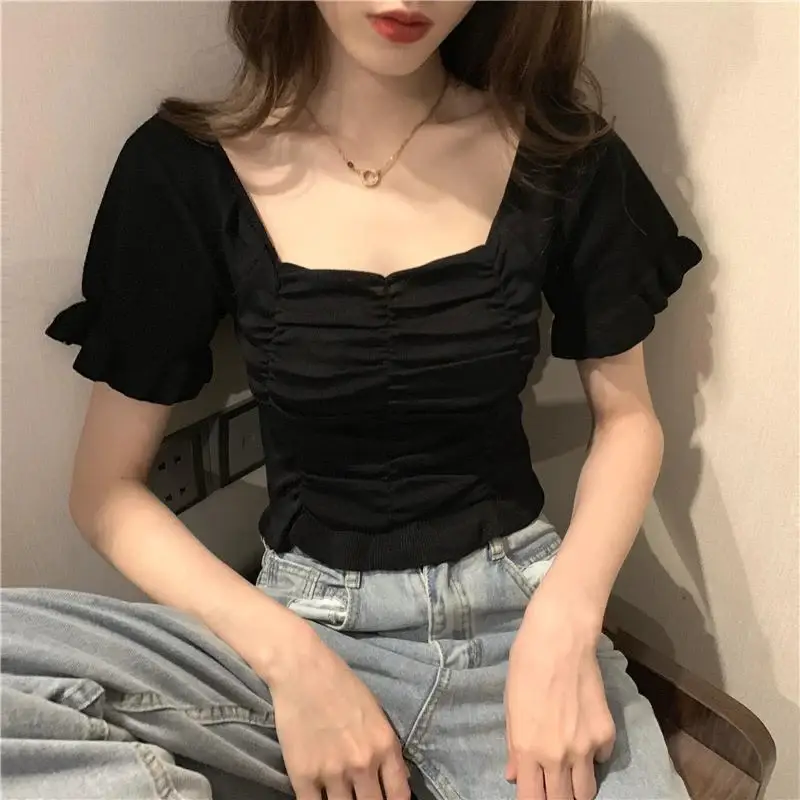 Korean Girls Mini Length Tops🖤 | Gallery posted by 17kg | Lemon8