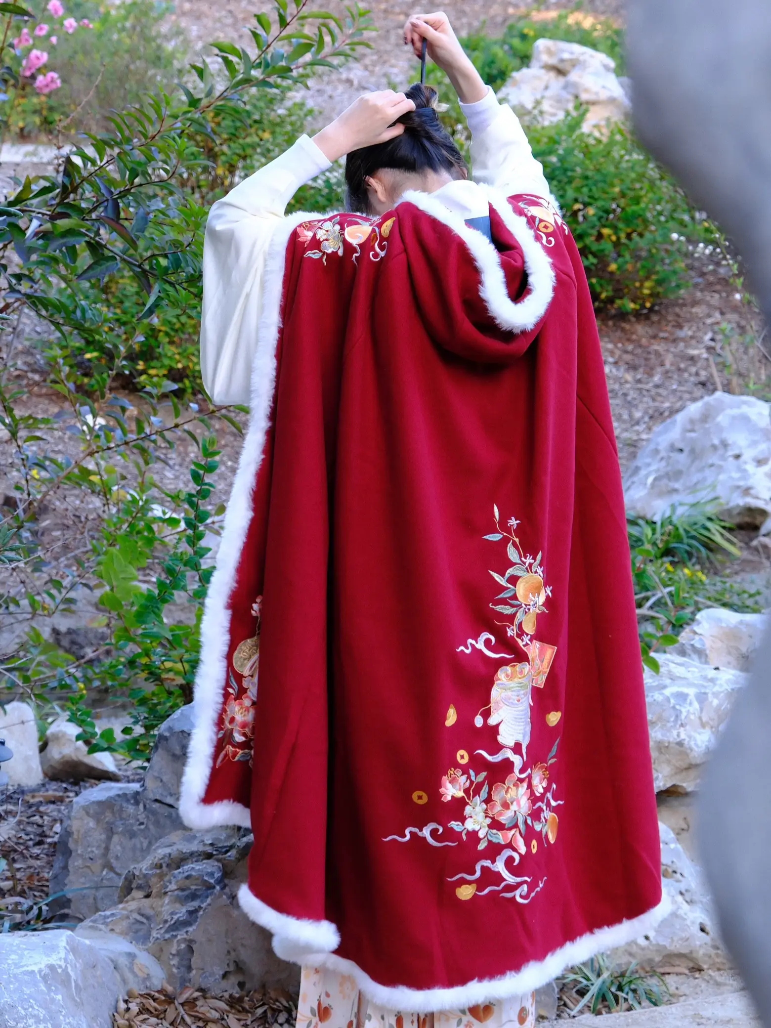 Red cape with on sale white fur trim