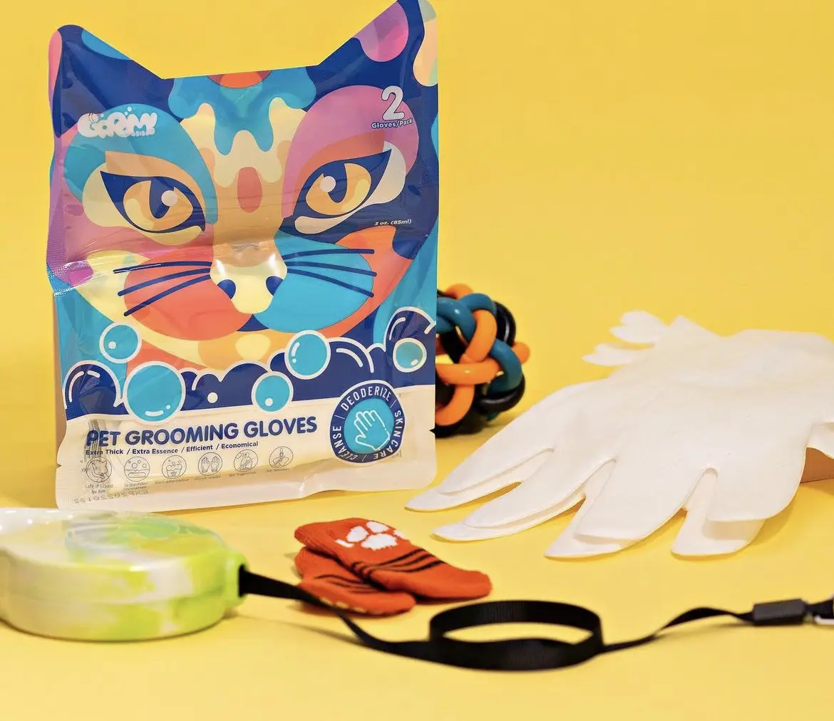 Cat grooming deals glove kmart