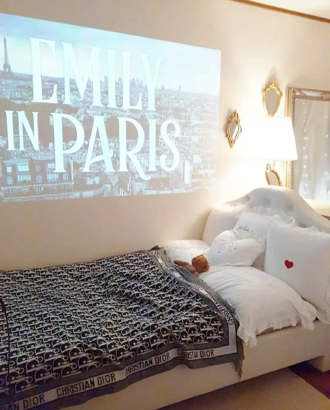 EMILY ɪɴ PARIS room | MɪSᴀ rℴℴm ⋒が投稿したフォトブック