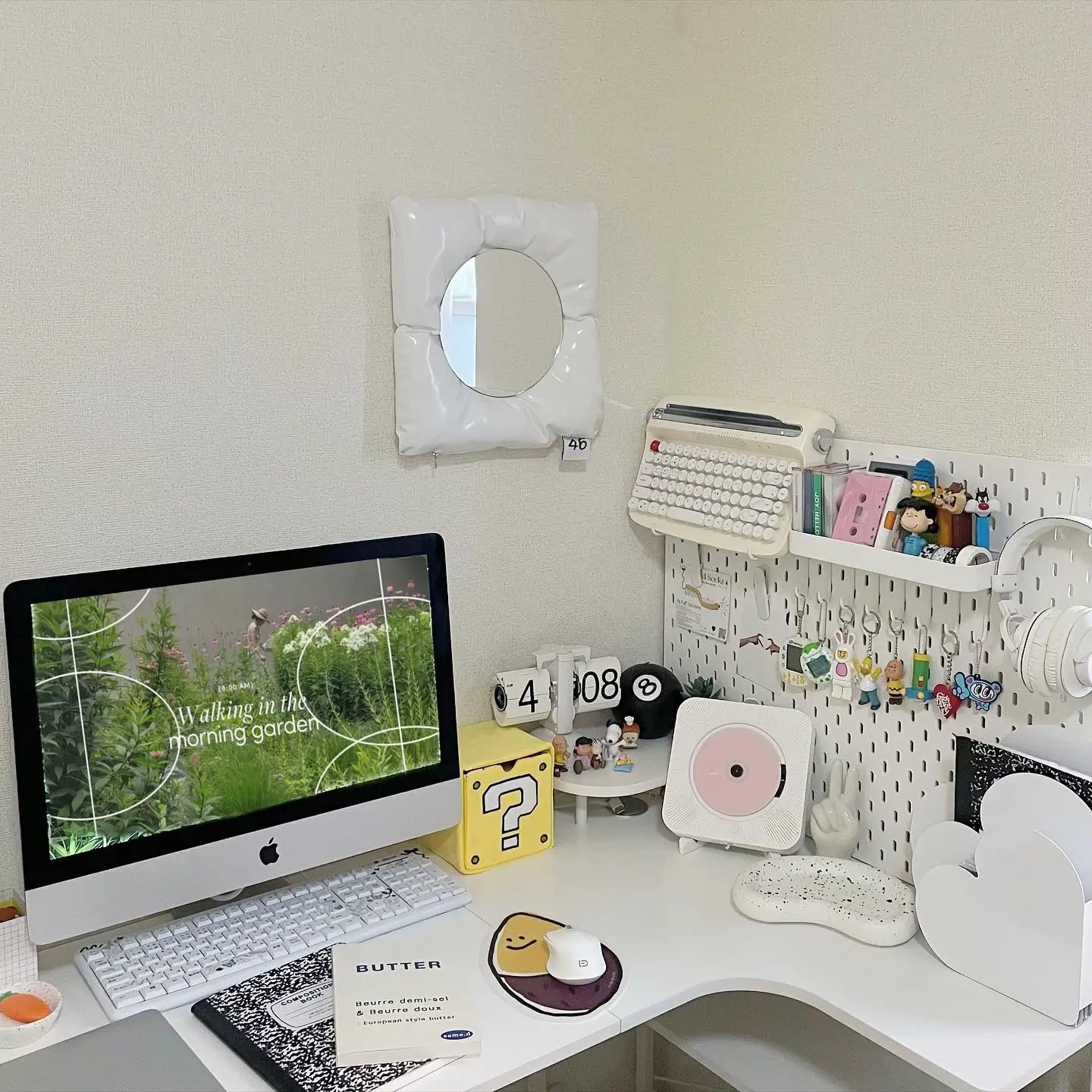 My desk！！ | airi🧦 : )が投稿したフォトブック | Lemon8