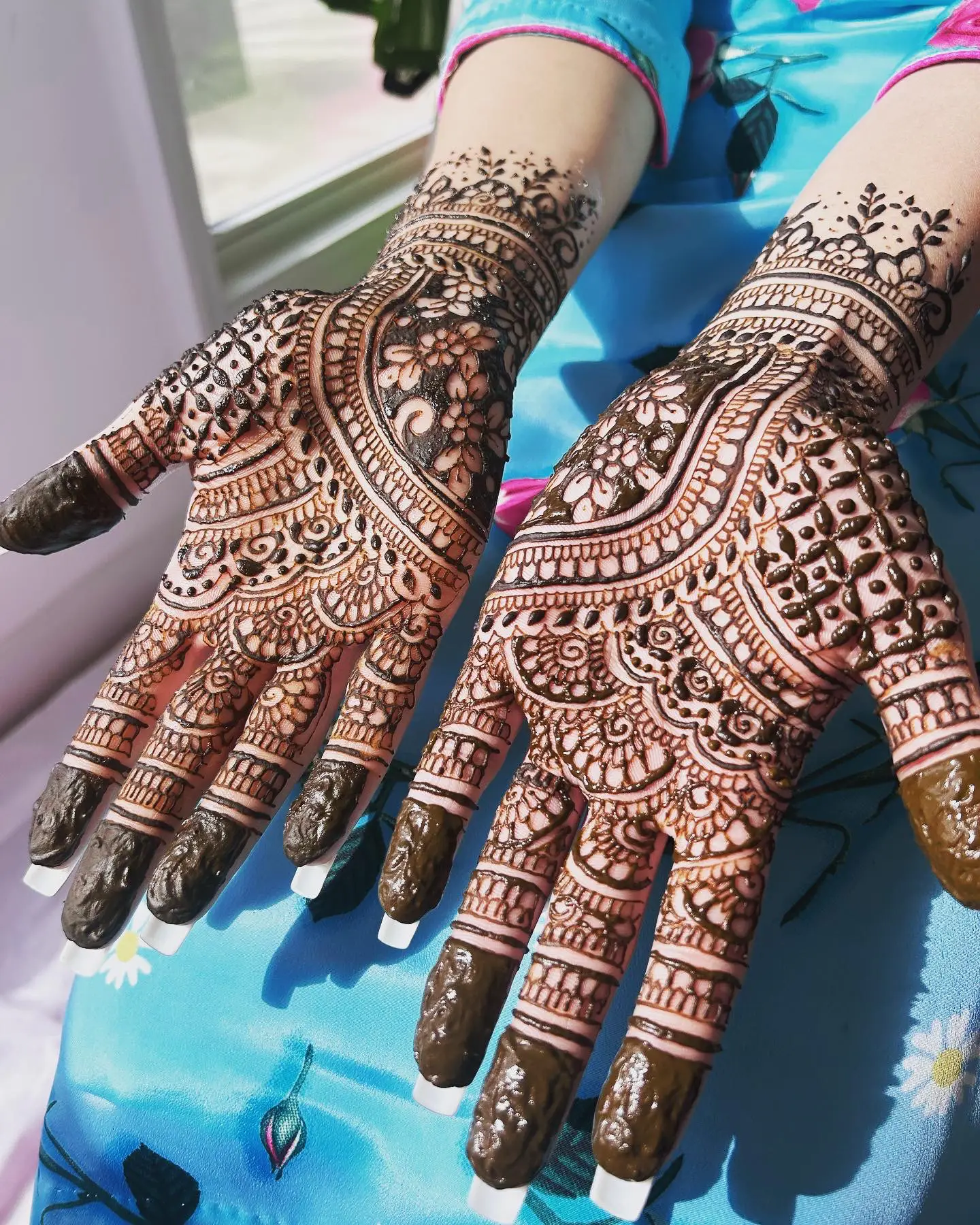 Simple and beautiful 🔥🥰 . . #henna #fashion #bridalhenna #bride