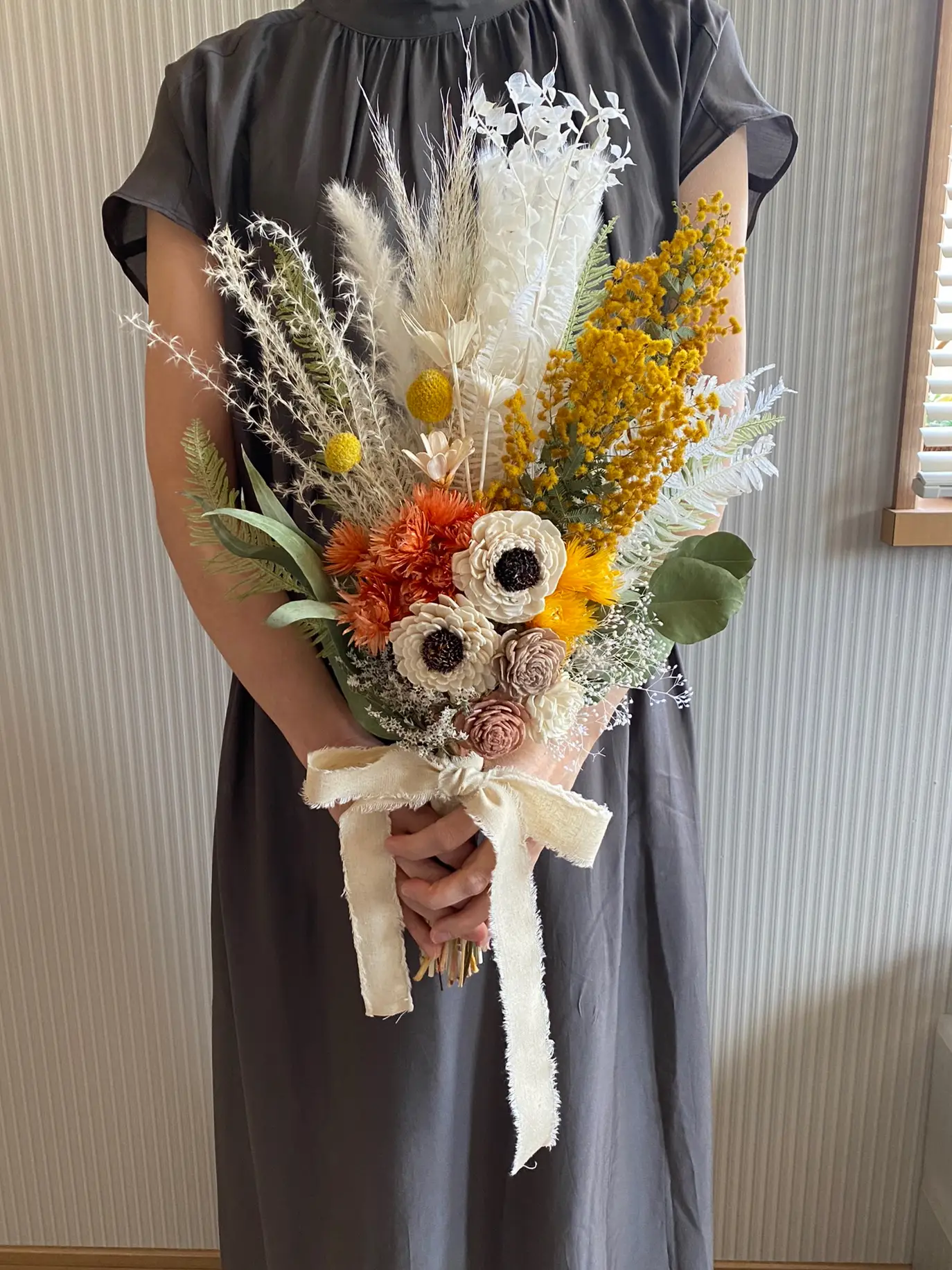 ドライフラワースワッグ大きめウエディングブーケ前撮りグレビレア壁掛け