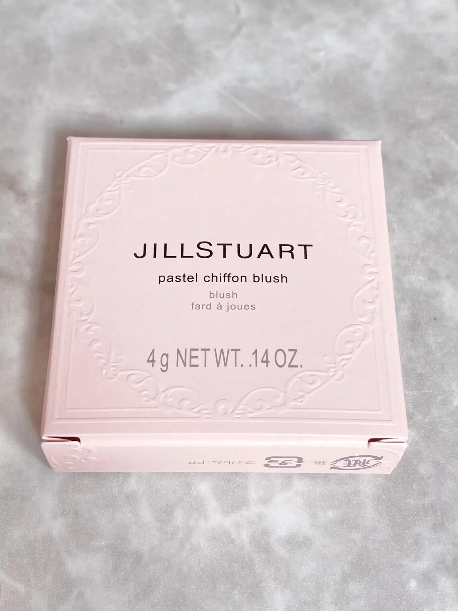 JILLSTUART A blush that can become a fluffy maiden's cheek