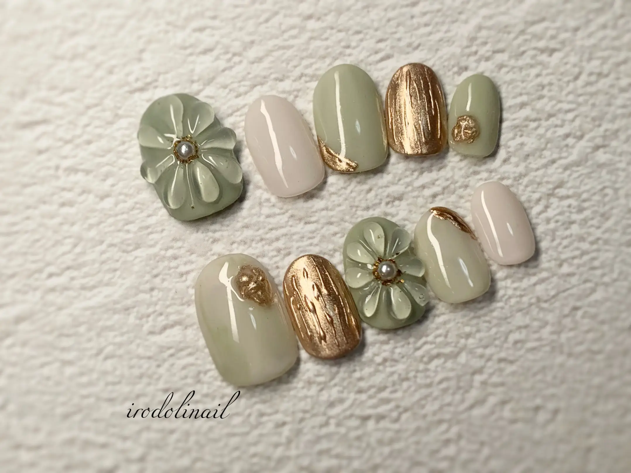 ピスタチオカラー春ネイル | irodolinailが投稿したフォトブック | Lemon8