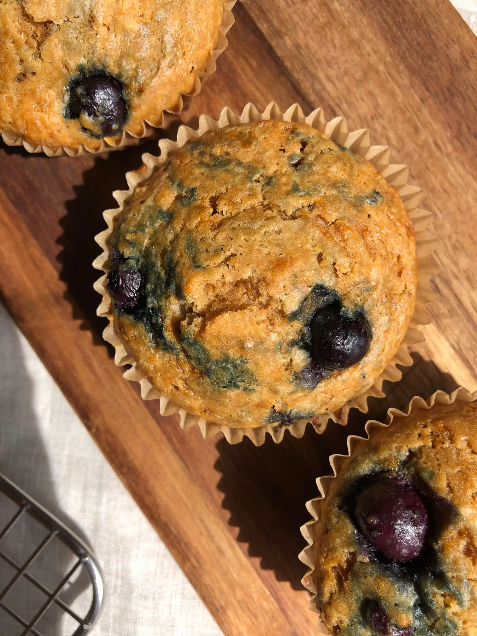 Crumb Topped Mini Blueberry Muffins Recipe - Emily Laurae