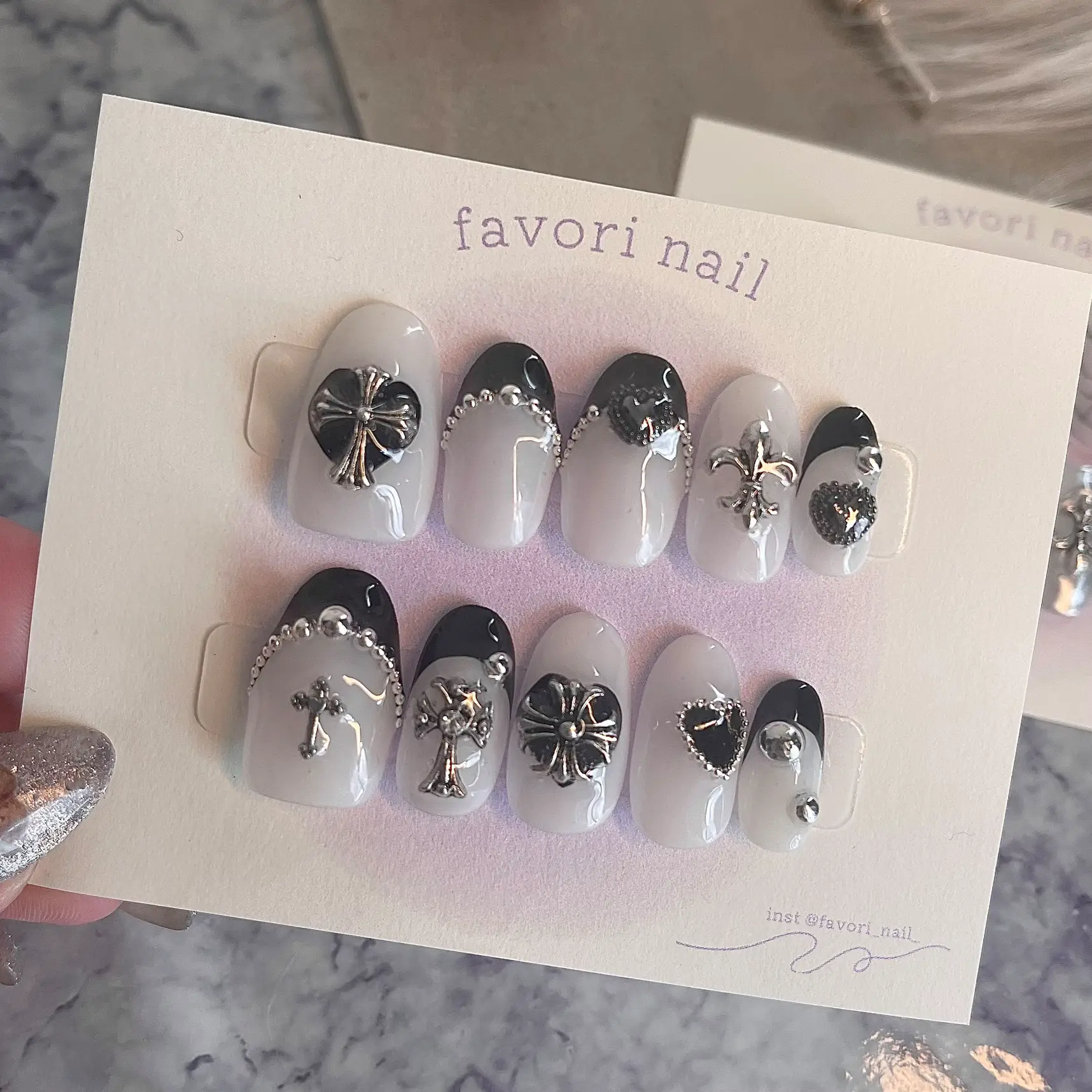 モノクロネイルチップ特集 | favori nailが投稿したフォトブック | Lemon8