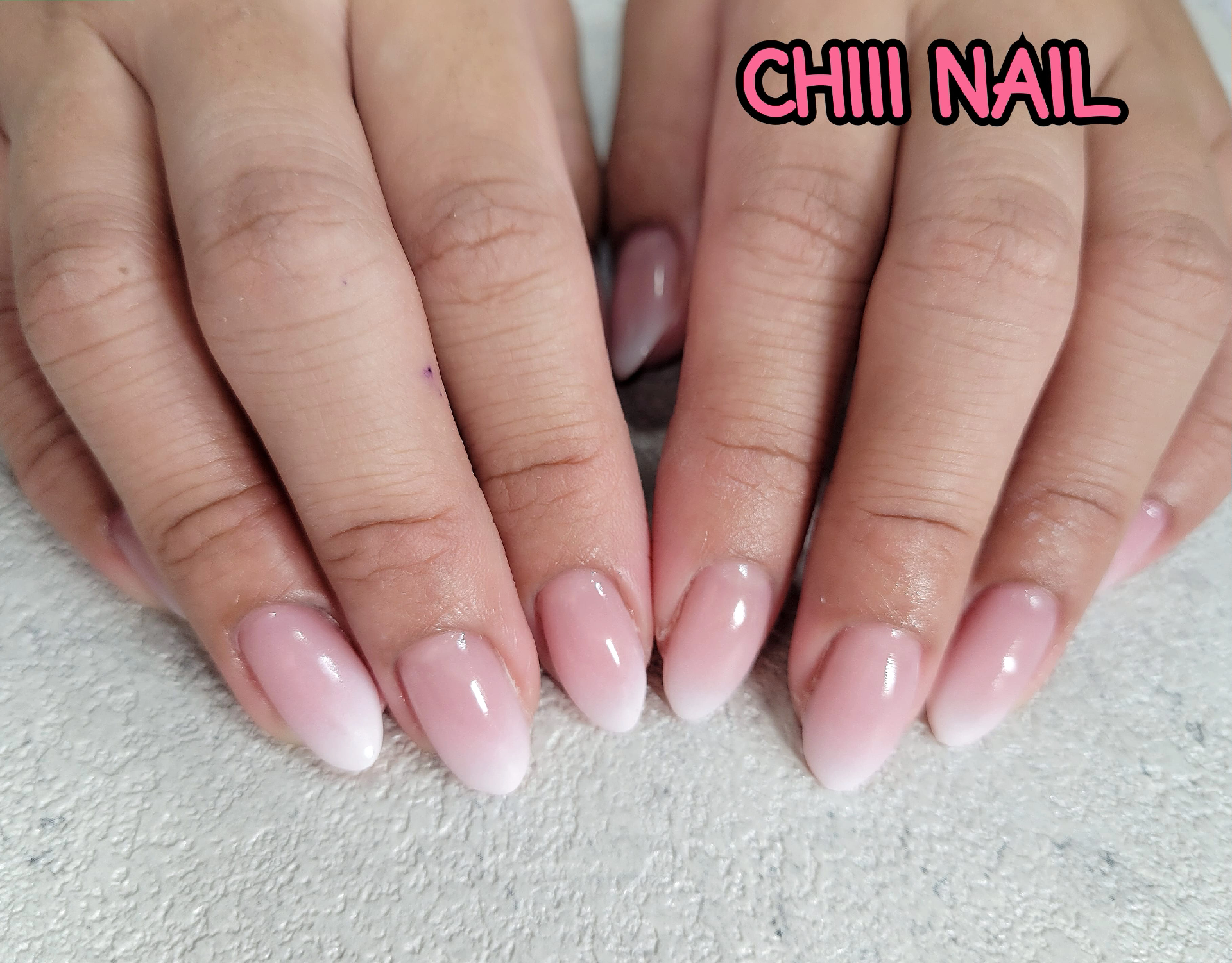 エアブラシで作るグラデーションネイル | CHIII NAILが投稿したフォトブック | Lemon8