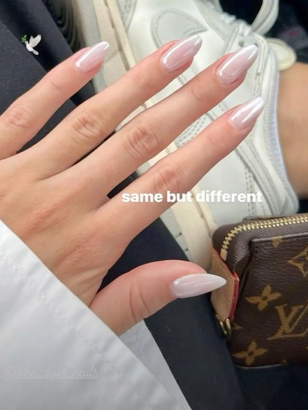 cute Louis Vuitton clear and gold acrylics  Louis vuitton nails, Fashion  nails, Plain nails