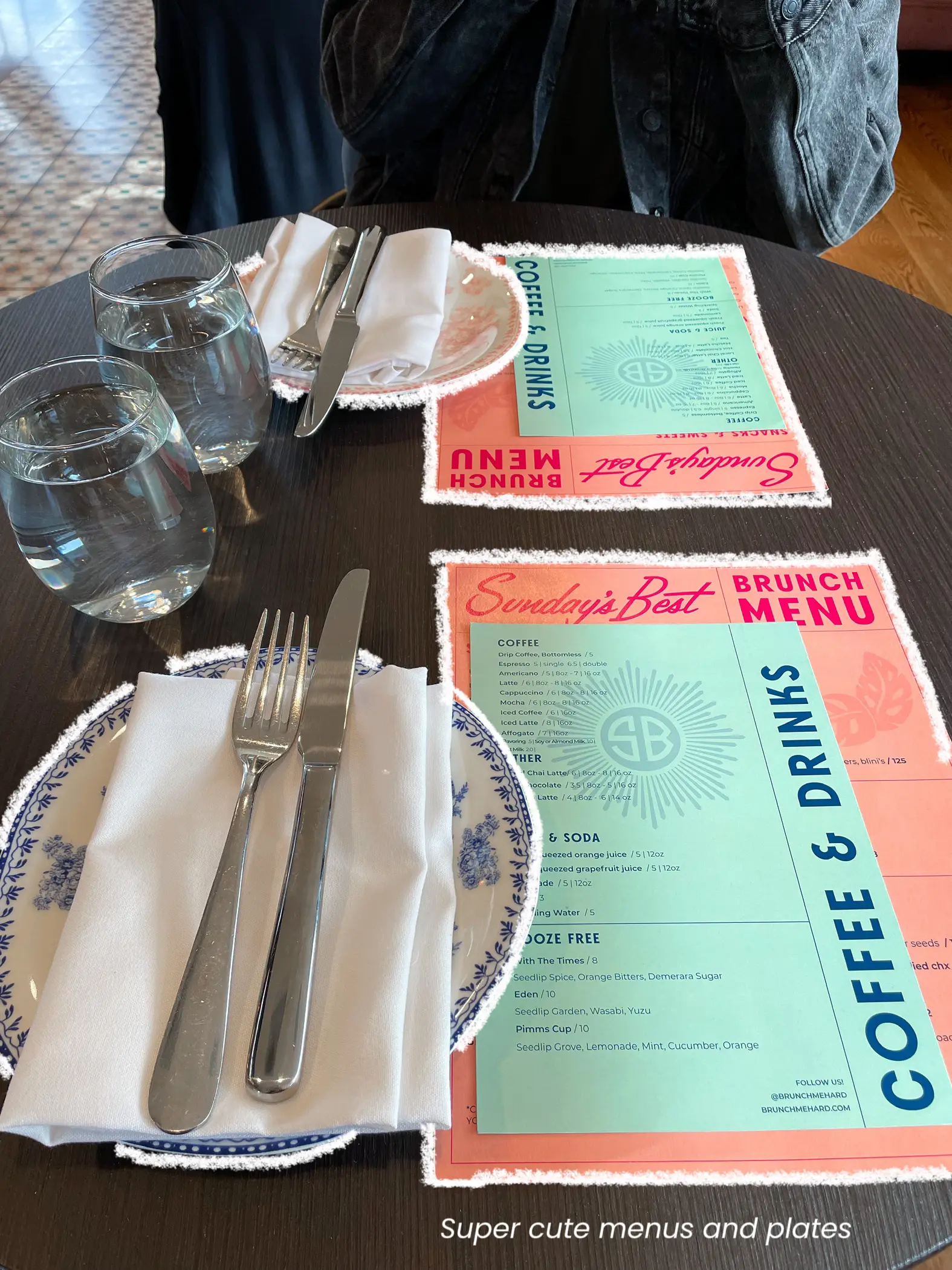  A table with a green and orange menu.