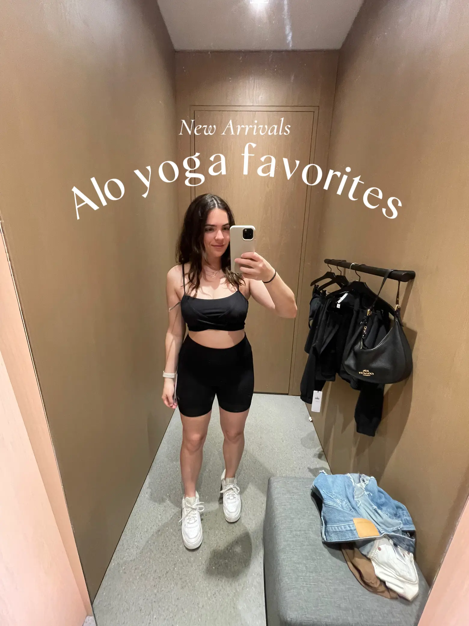 Alo Yoga Airbrush Enso Bra- French Vanilla – Move Athleisure