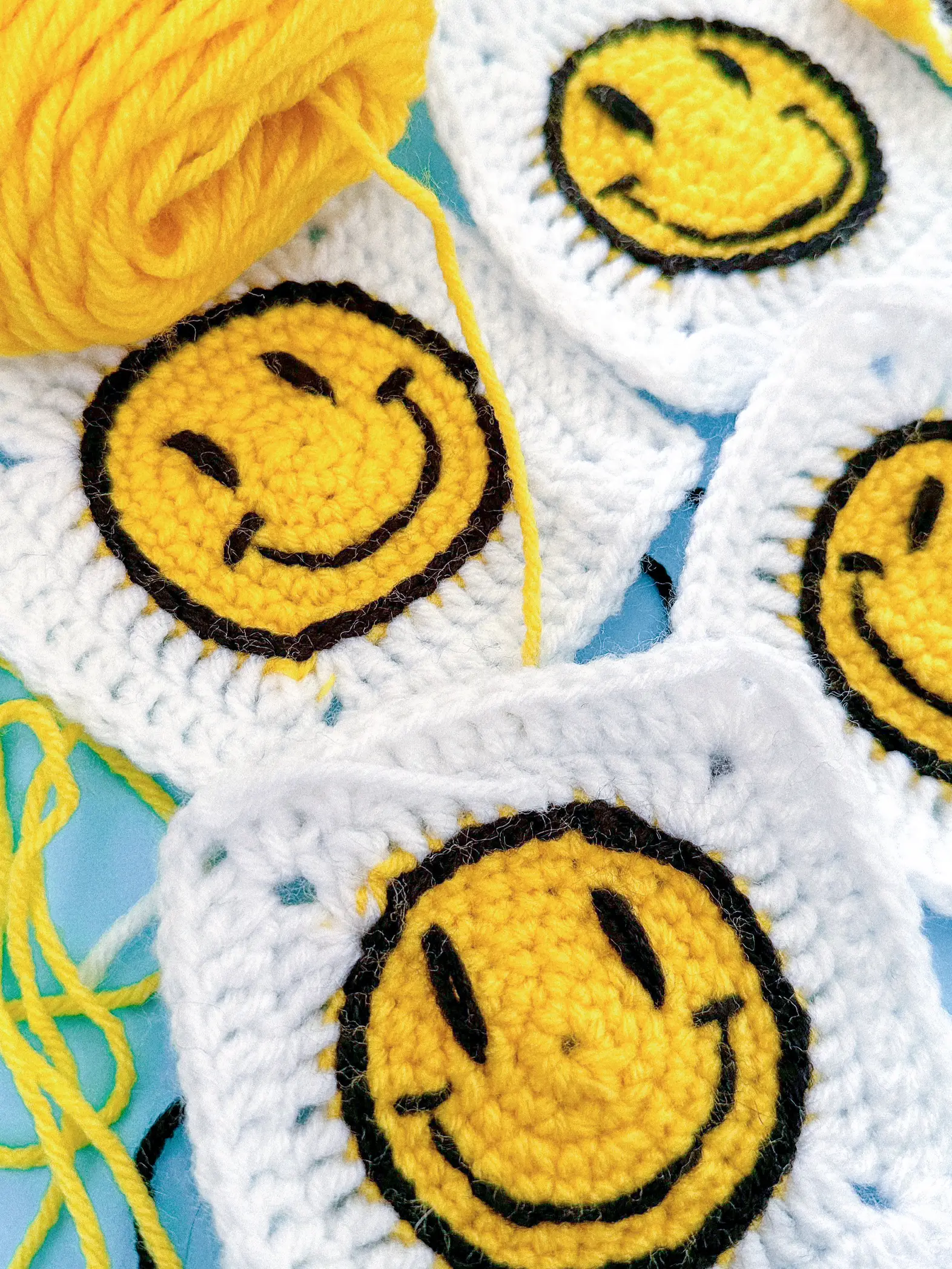 Crochet Smiley Granny Square: Crochet pattern